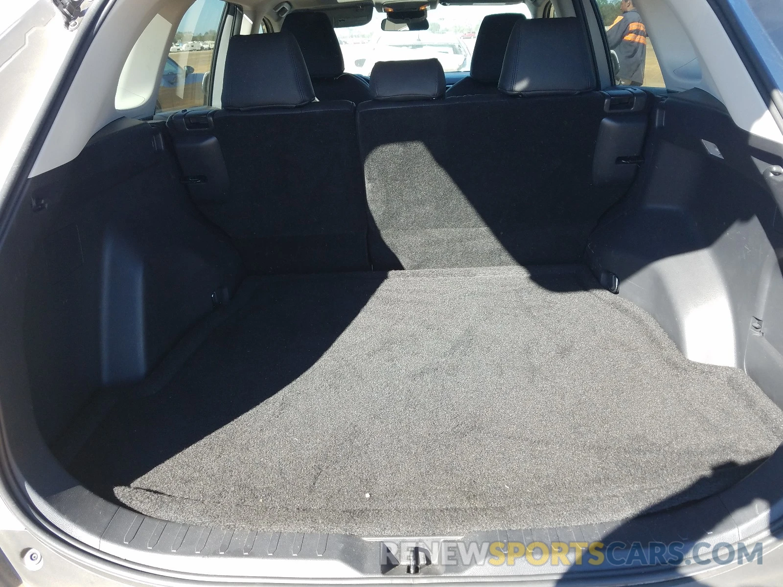 9 Photograph of a damaged car 2T3W1RFV5KC032280 TOYOTA RAV4 2019