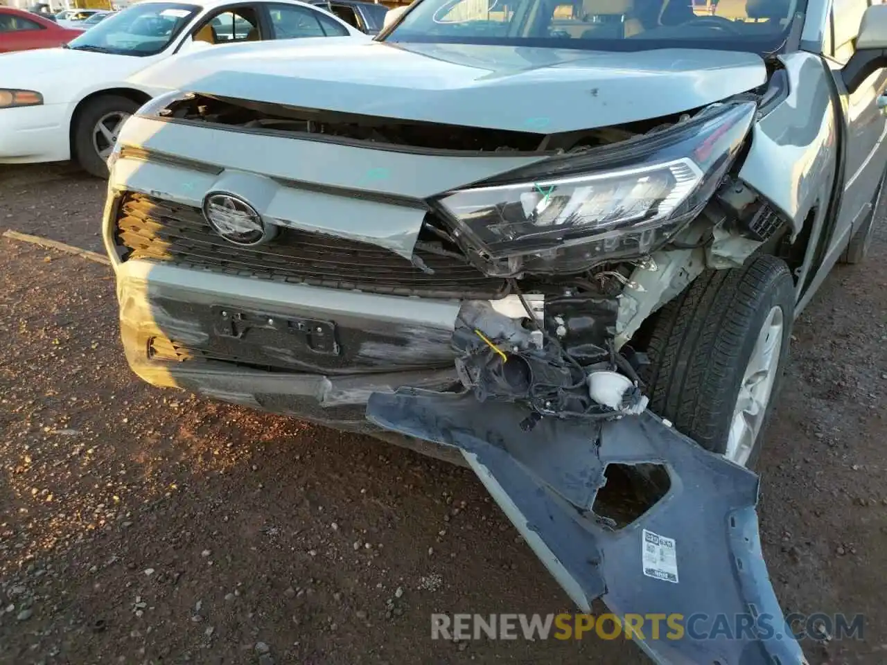 9 Photograph of a damaged car 2T3W1RFV5KC033221 TOYOTA RAV4 2019