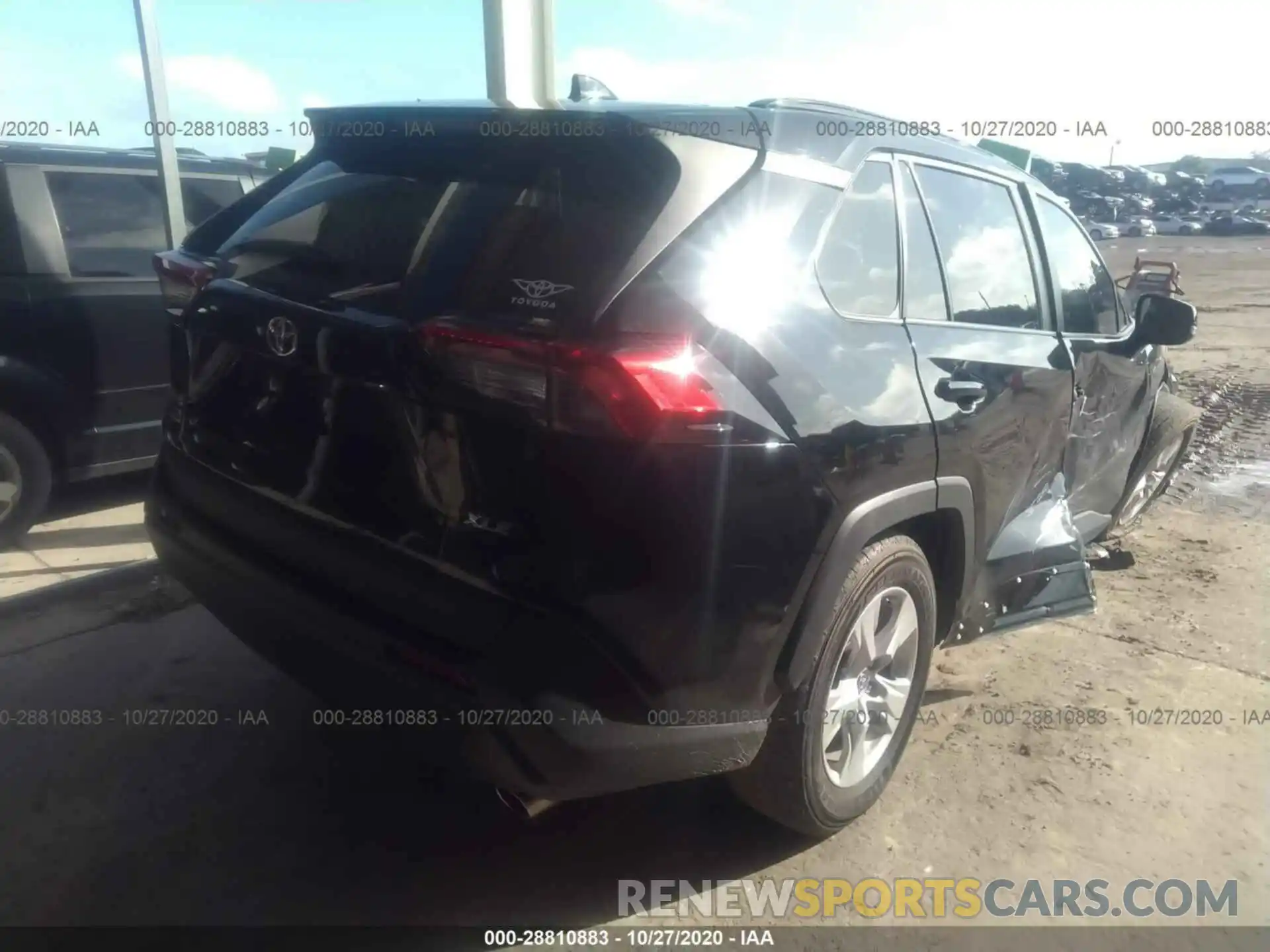 4 Photograph of a damaged car 2T3W1RFV5KW003232 TOYOTA RAV4 2019