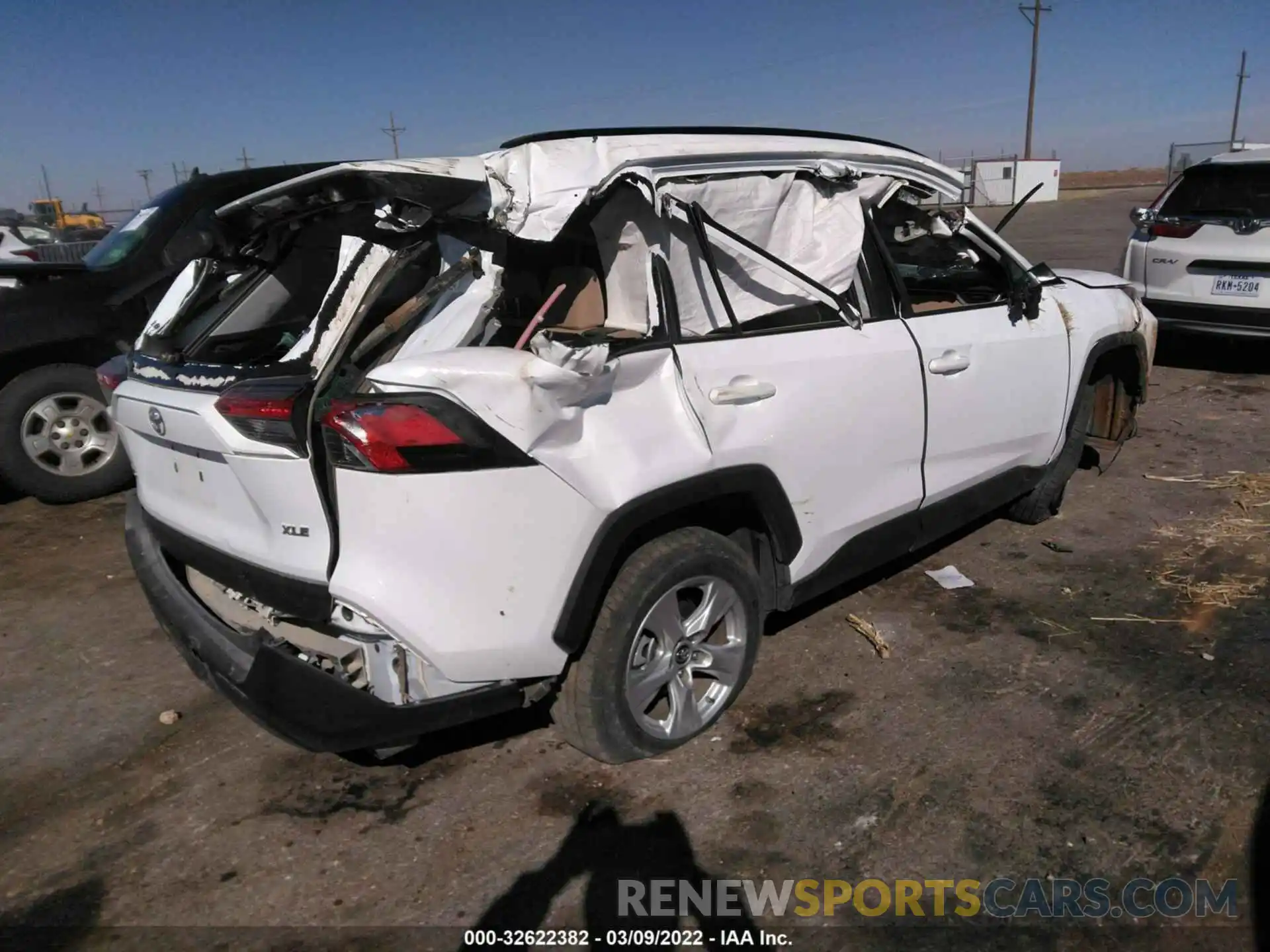 4 Photograph of a damaged car 2T3W1RFV5KW006793 TOYOTA RAV4 2019