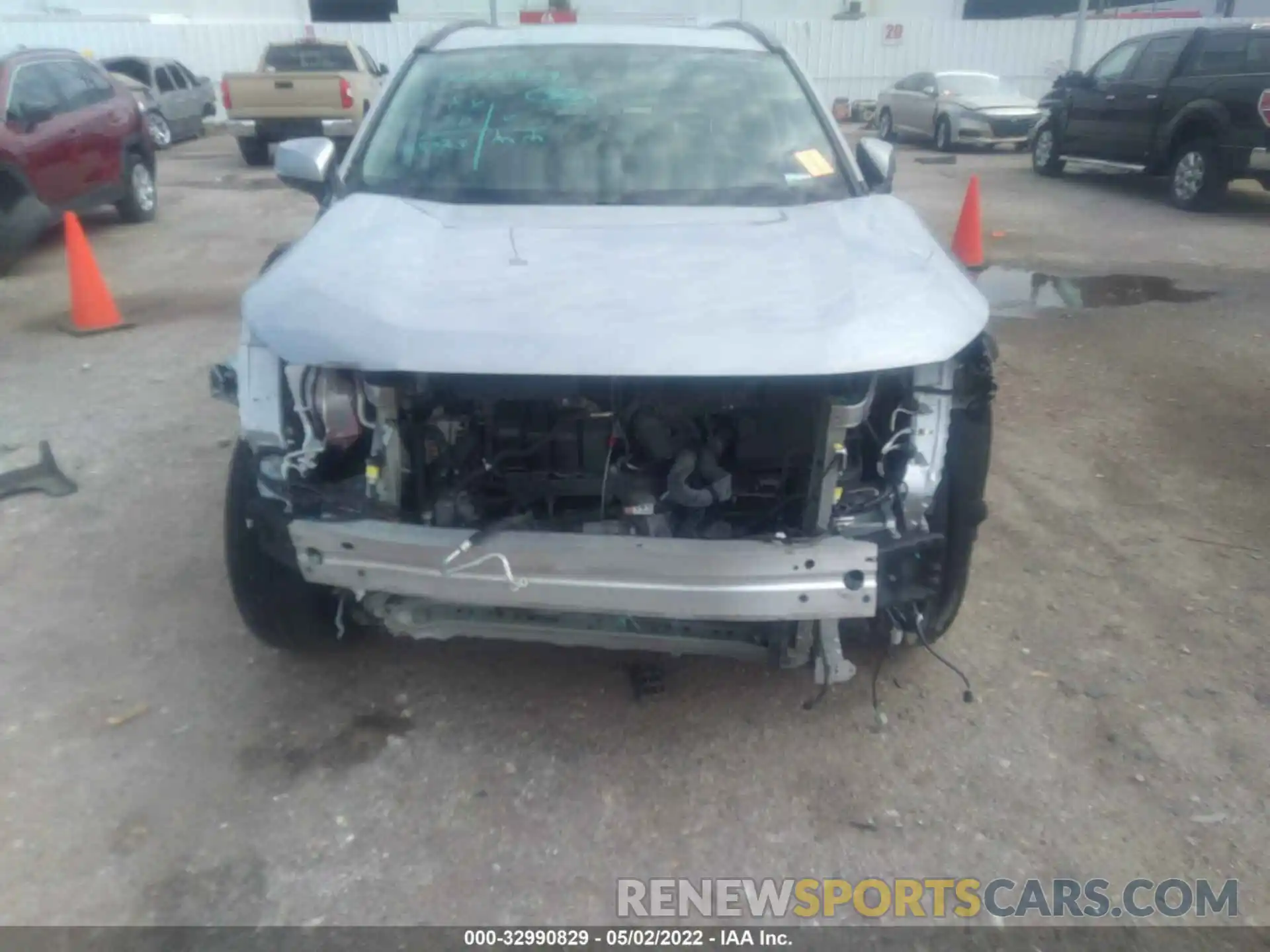 6 Photograph of a damaged car 2T3W1RFV5KW015381 TOYOTA RAV4 2019