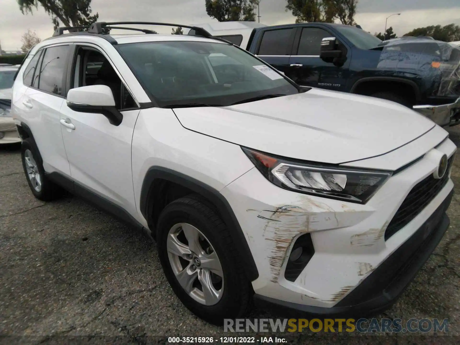 1 Photograph of a damaged car 2T3W1RFV5KW016756 TOYOTA RAV4 2019