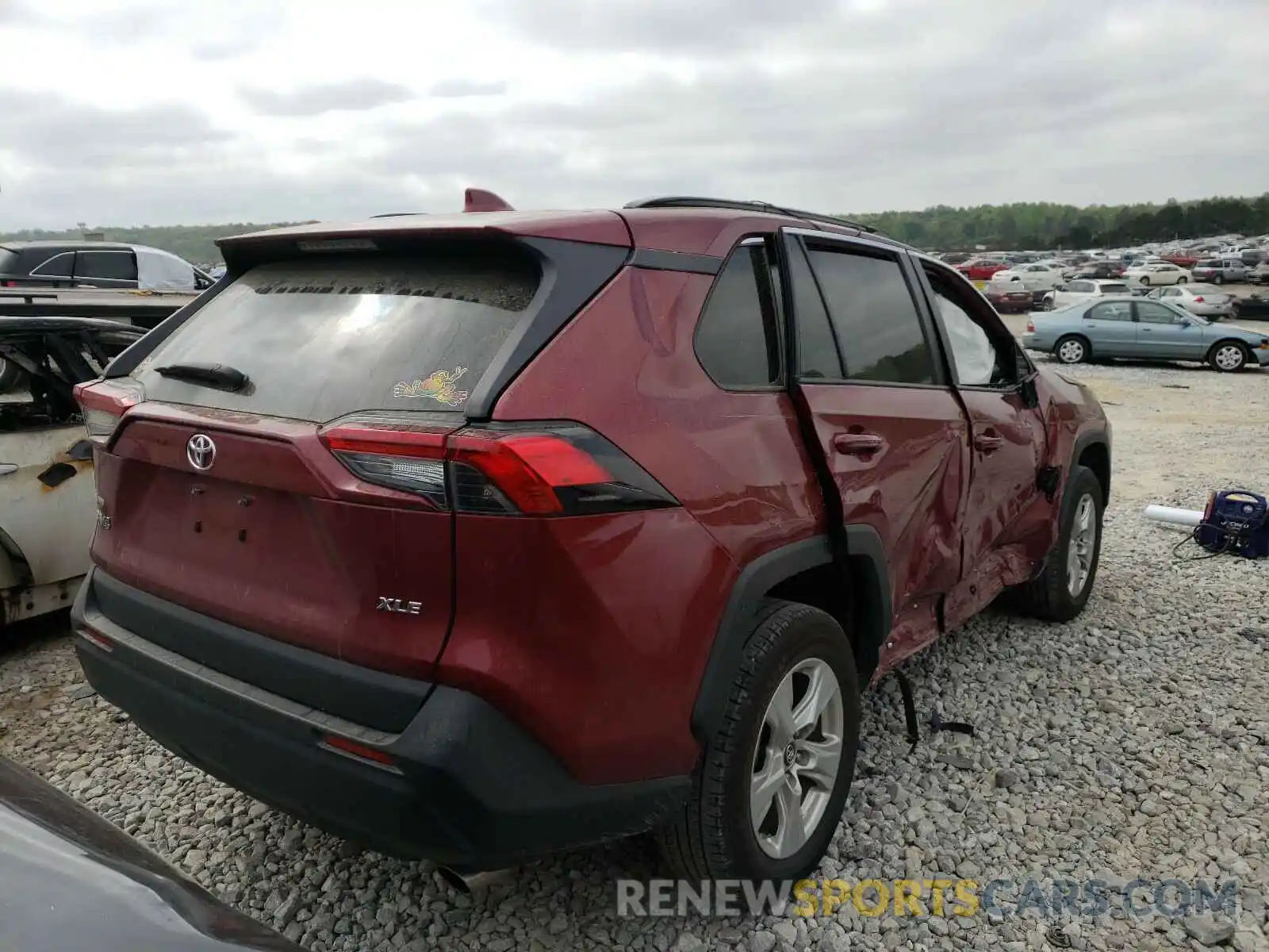 4 Photograph of a damaged car 2T3W1RFV5KW019608 TOYOTA RAV4 2019