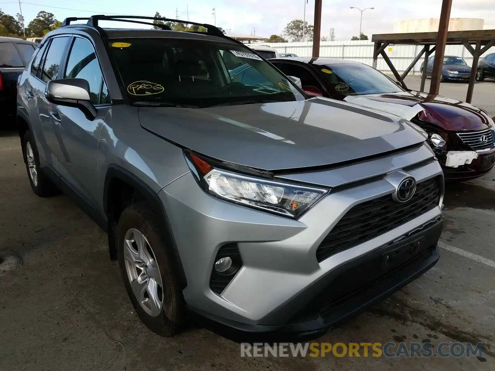 1 Photograph of a damaged car 2T3W1RFV5KW020905 TOYOTA RAV4 2019