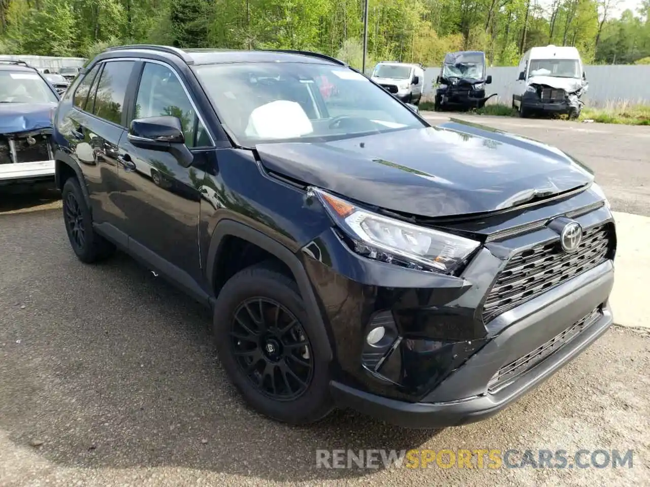 1 Photograph of a damaged car 2T3W1RFV5KW030141 TOYOTA RAV4 2019