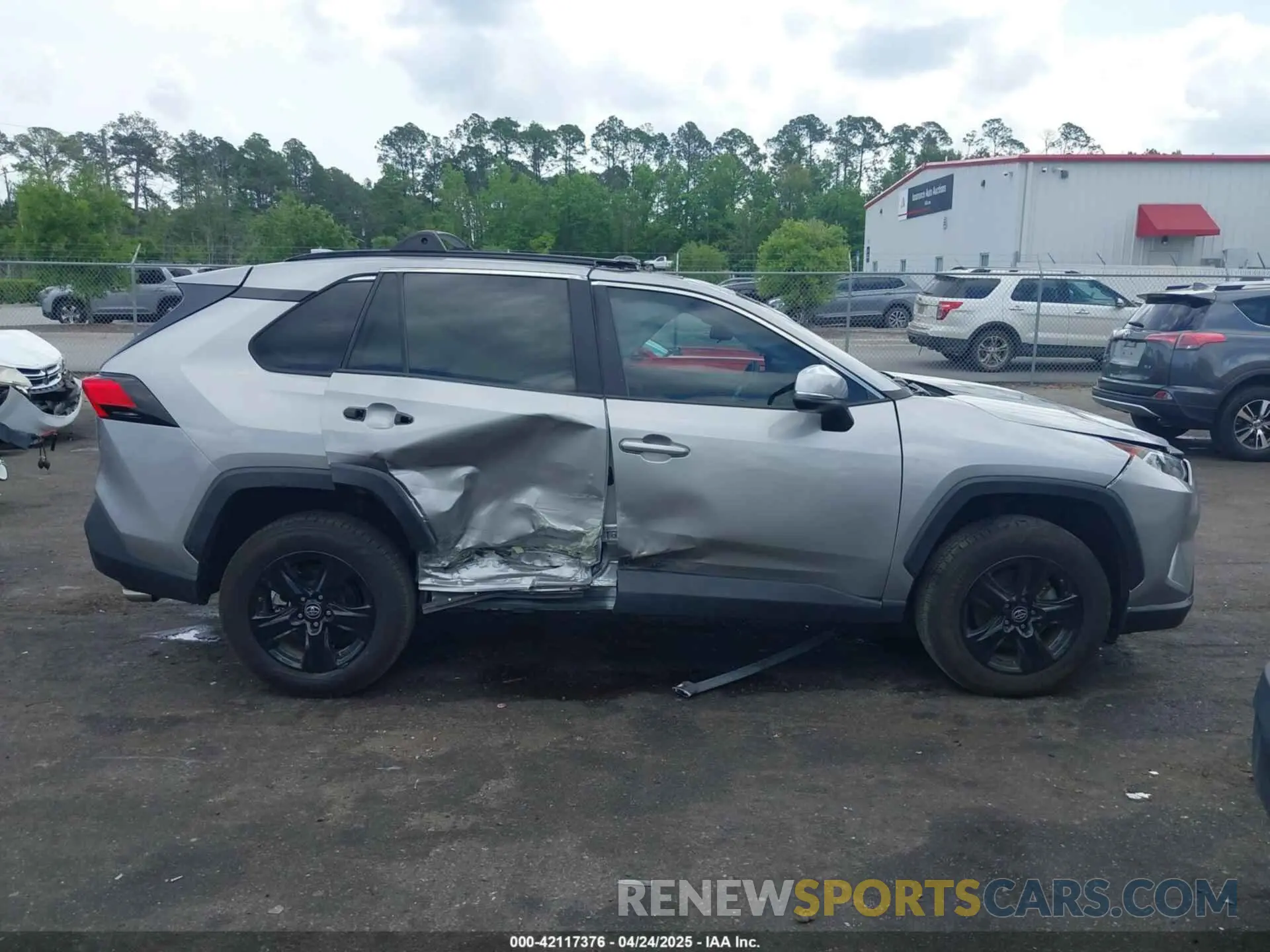 13 Photograph of a damaged car 2T3W1RFV5KW034268 TOYOTA RAV4 2019
