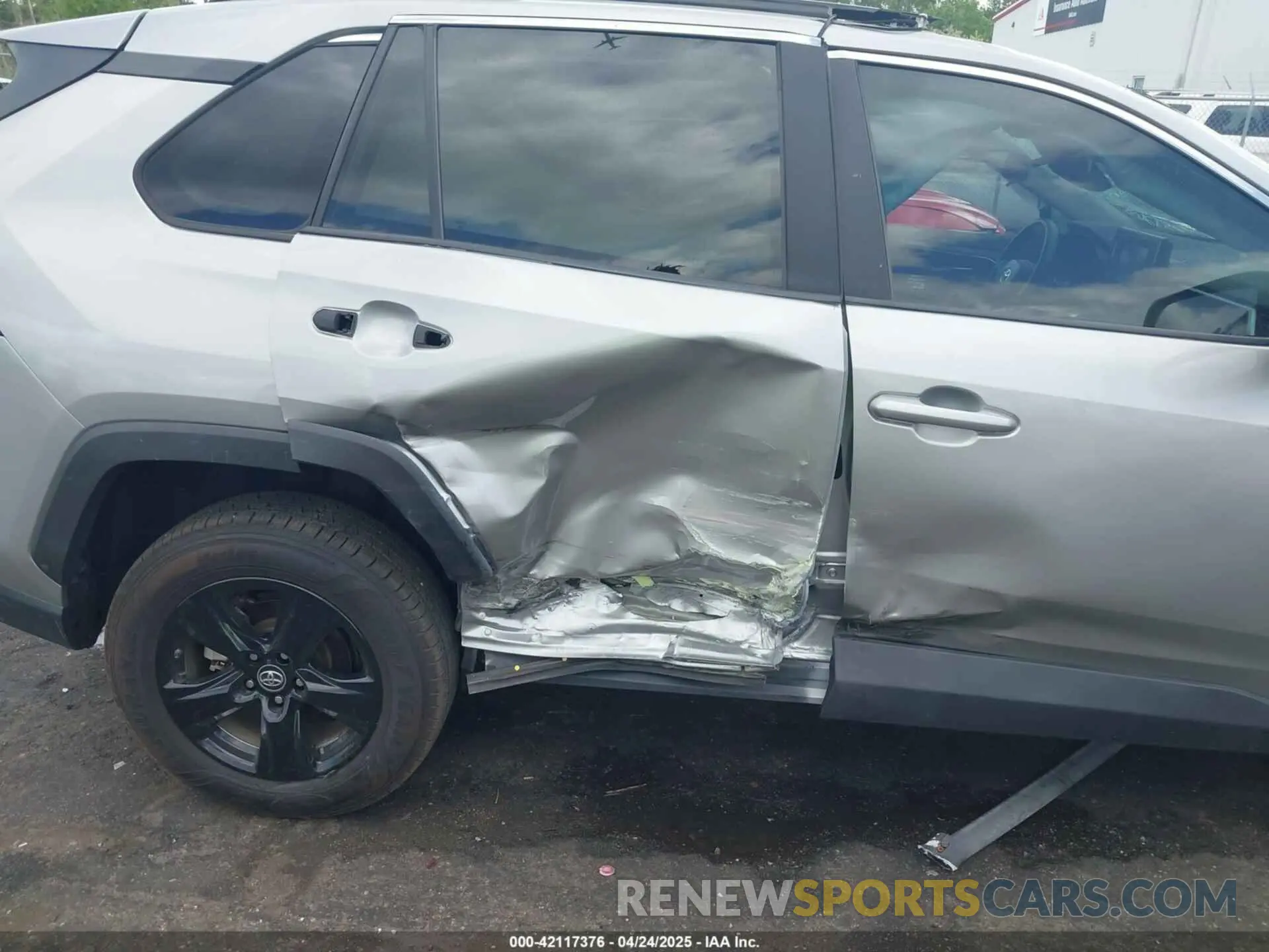 6 Photograph of a damaged car 2T3W1RFV5KW034268 TOYOTA RAV4 2019