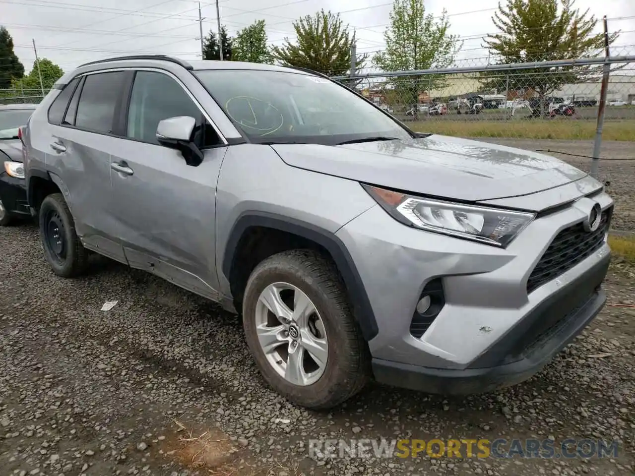 1 Photograph of a damaged car 2T3W1RFV5KW040376 TOYOTA RAV4 2019