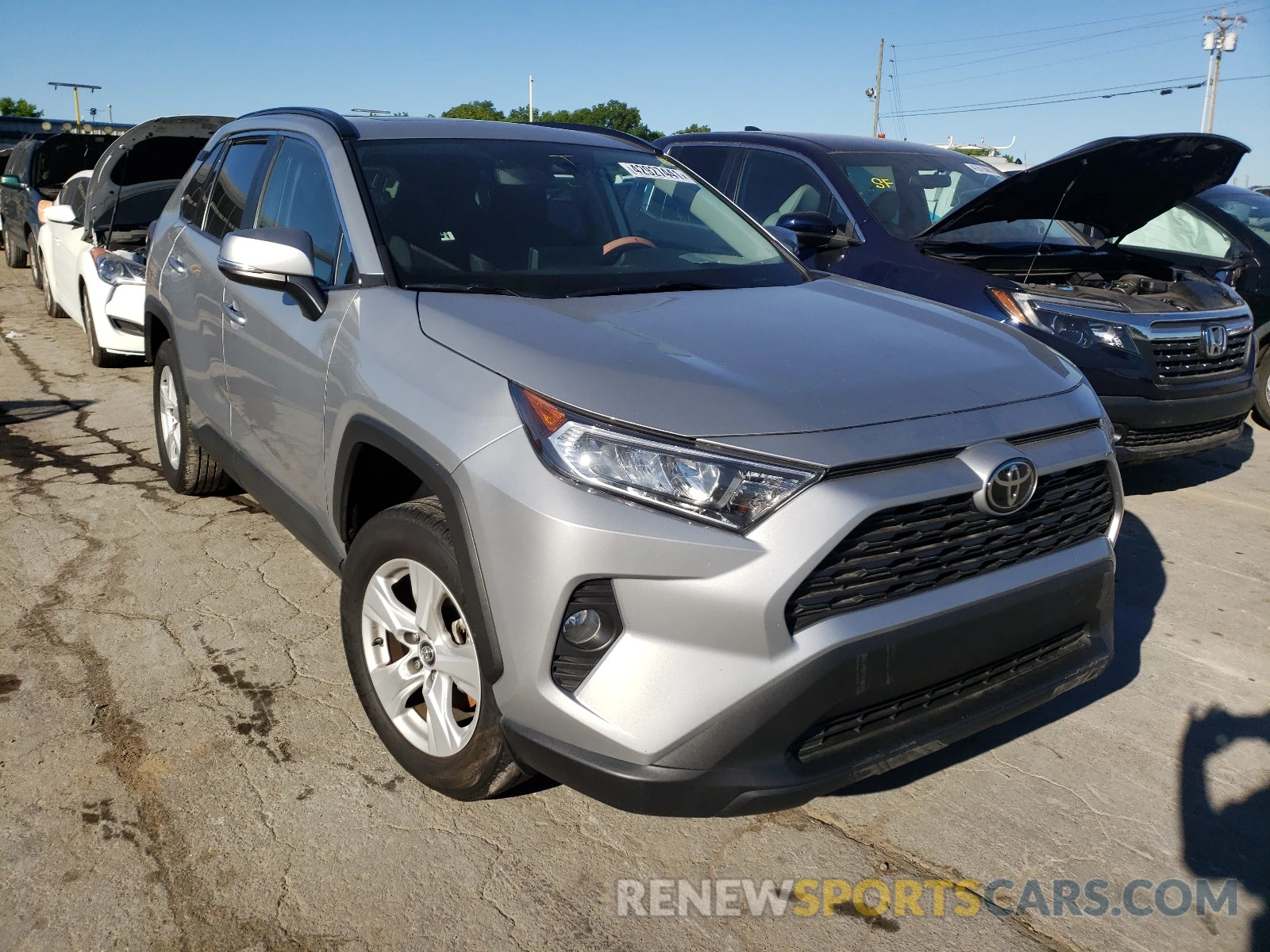 1 Photograph of a damaged car 2T3W1RFV5KW044332 TOYOTA RAV4 2019