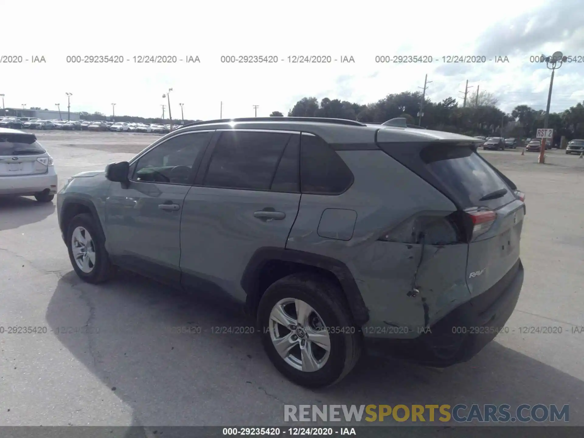 3 Photograph of a damaged car 2T3W1RFV5KW055914 TOYOTA RAV4 2019