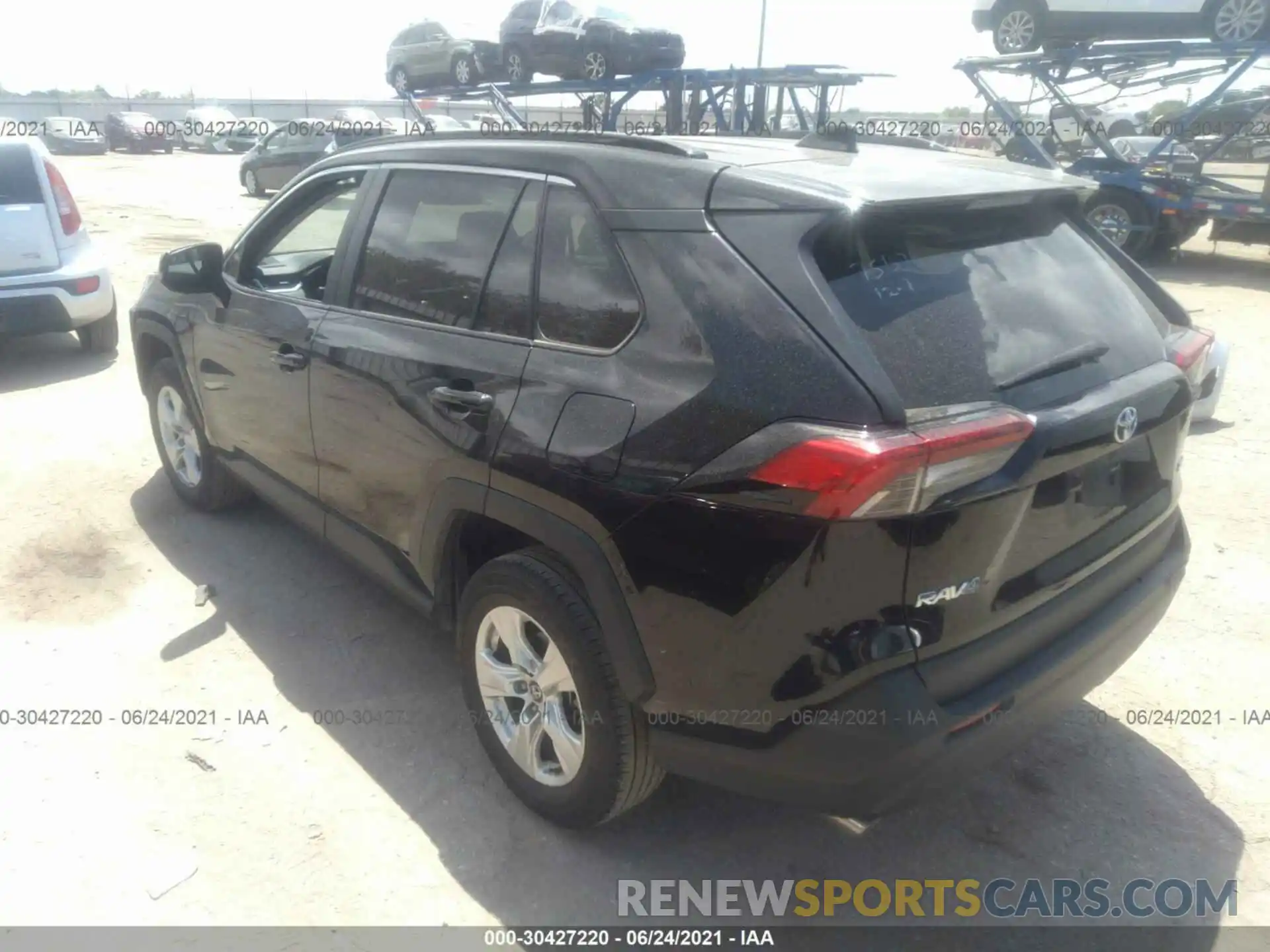 3 Photograph of a damaged car 2T3W1RFV6KC007646 TOYOTA RAV4 2019