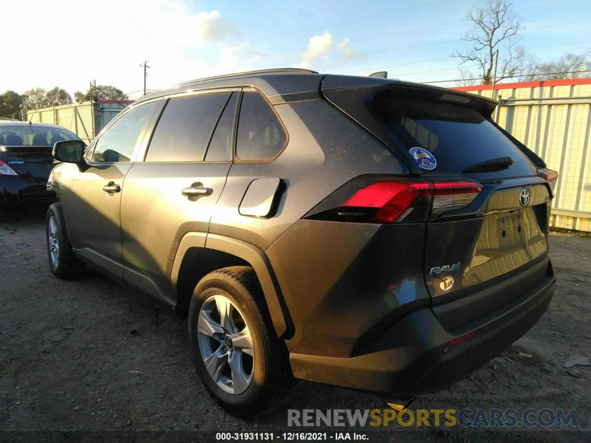 3 Photograph of a damaged car 2T3W1RFV6KC016041 TOYOTA RAV4 2019