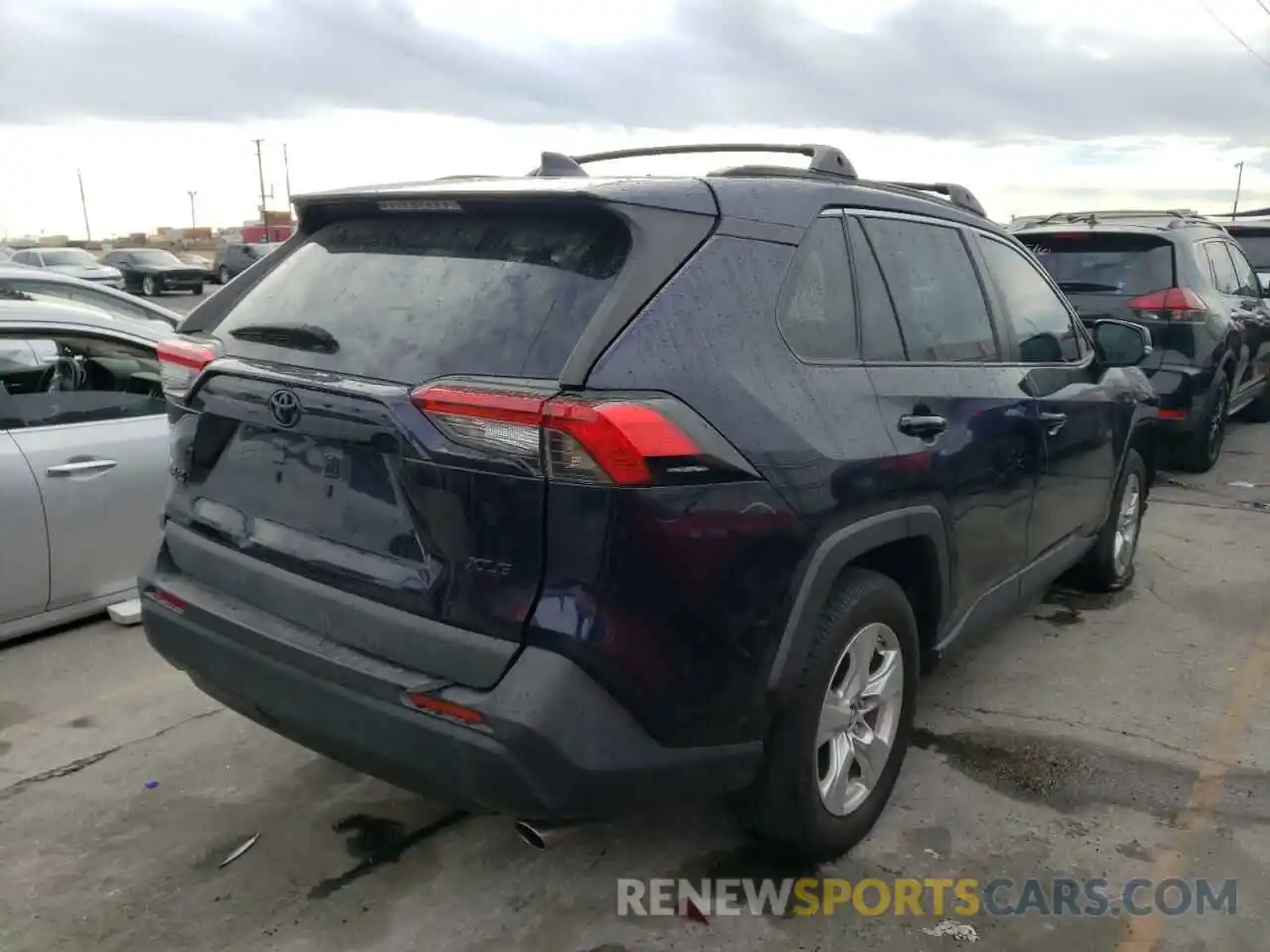 4 Photograph of a damaged car 2T3W1RFV6KC022471 TOYOTA RAV4 2019