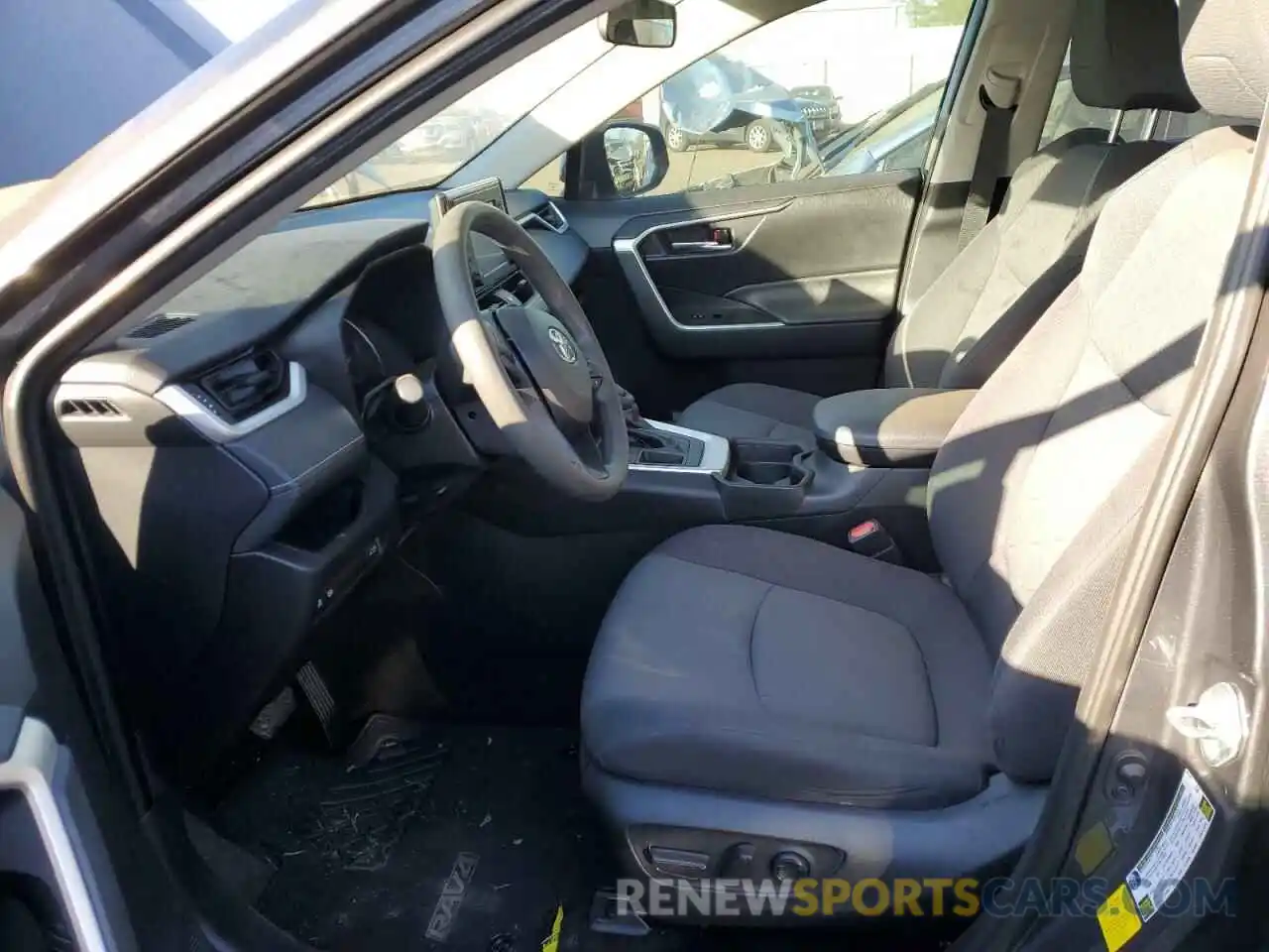 7 Photograph of a damaged car 2T3W1RFV6KW002302 TOYOTA RAV4 2019