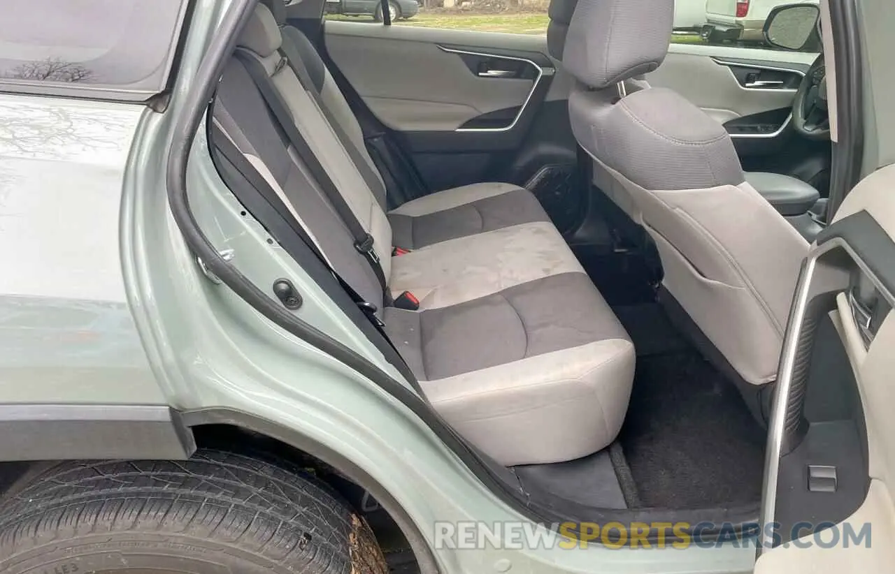 6 Photograph of a damaged car 2T3W1RFV6KW007029 TOYOTA RAV4 2019