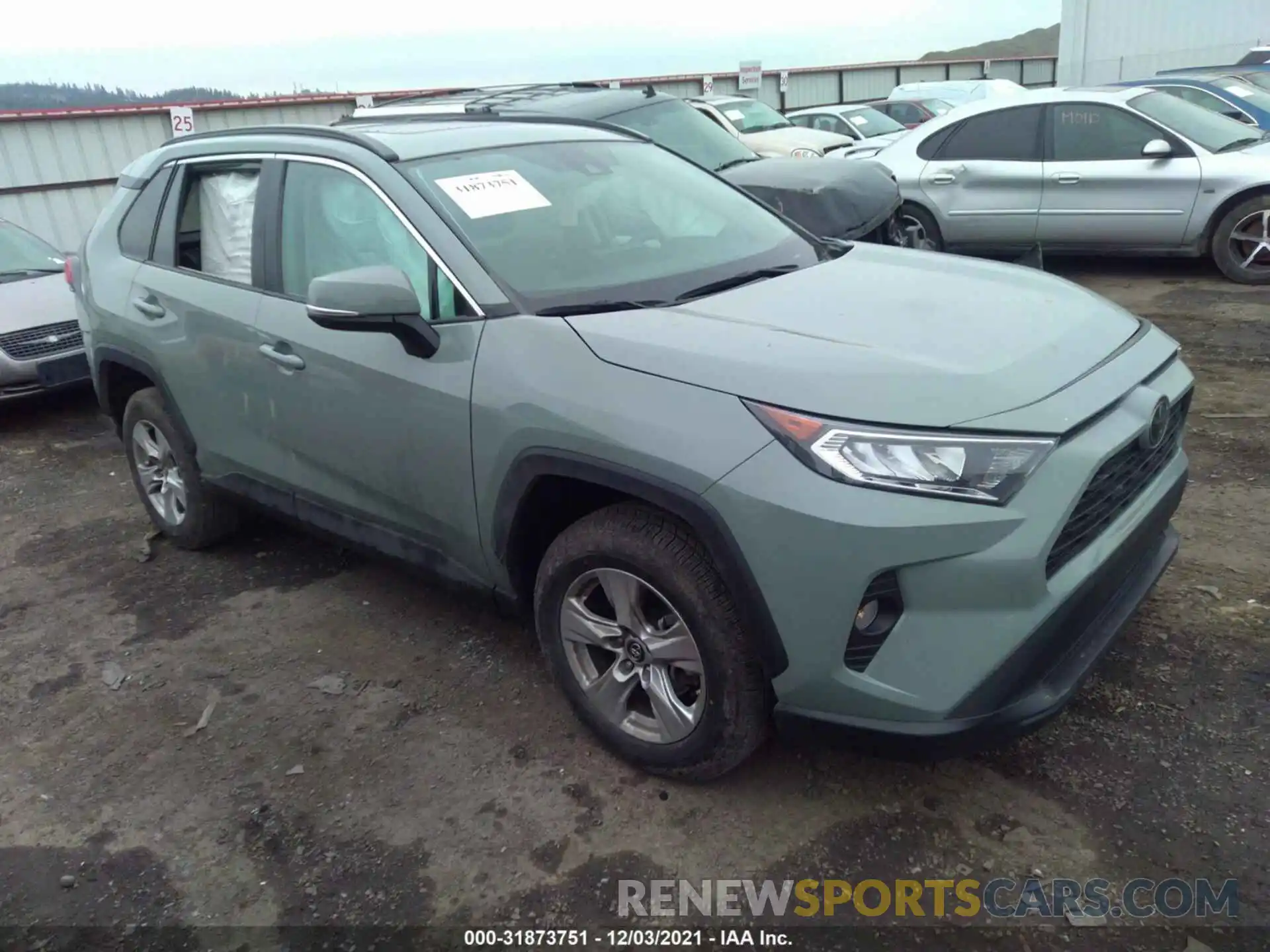 1 Photograph of a damaged car 2T3W1RFV6KW008987 TOYOTA RAV4 2019