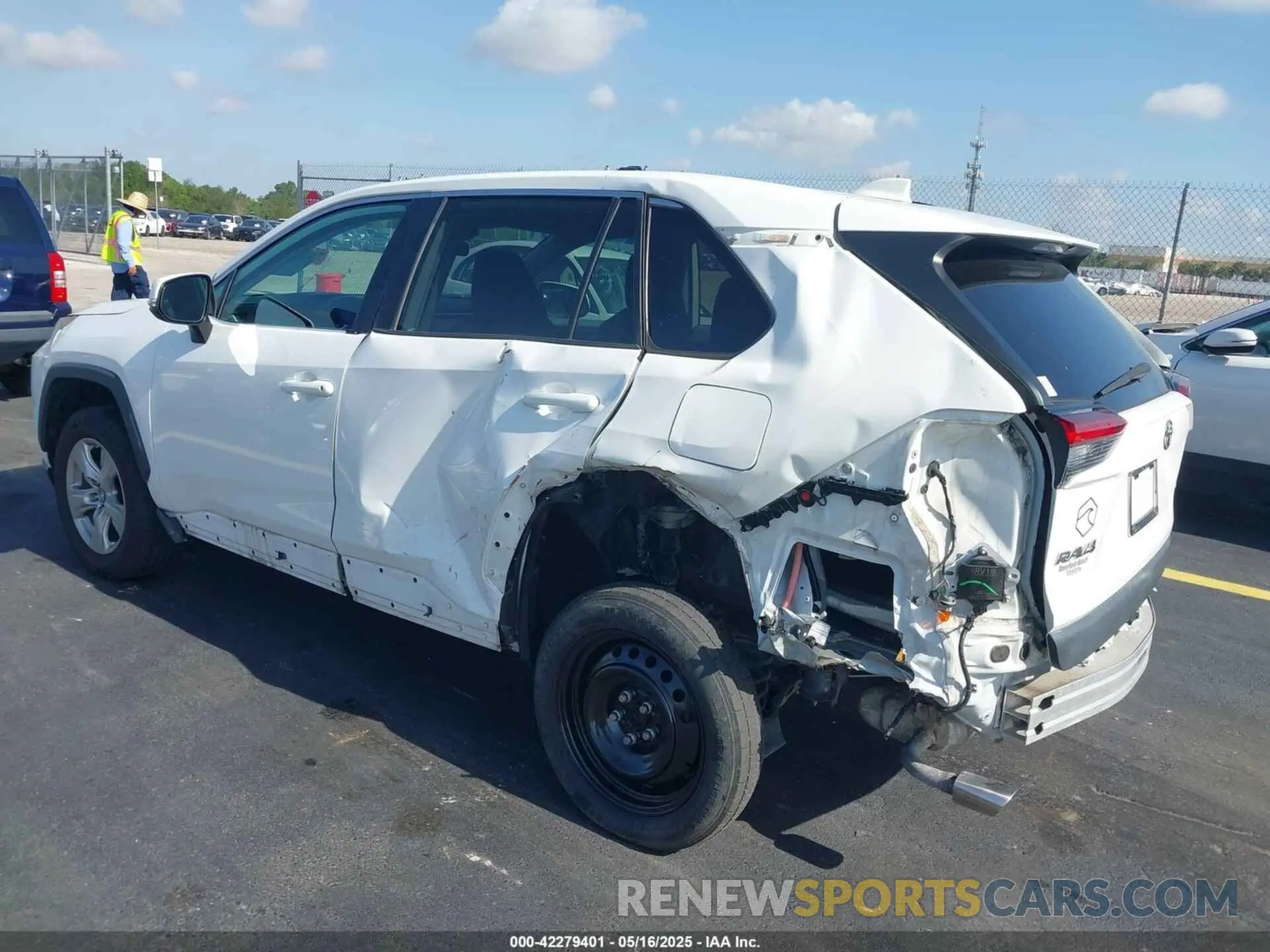 3 Photograph of a damaged car 2T3W1RFV6KW013977 TOYOTA RAV4 2019