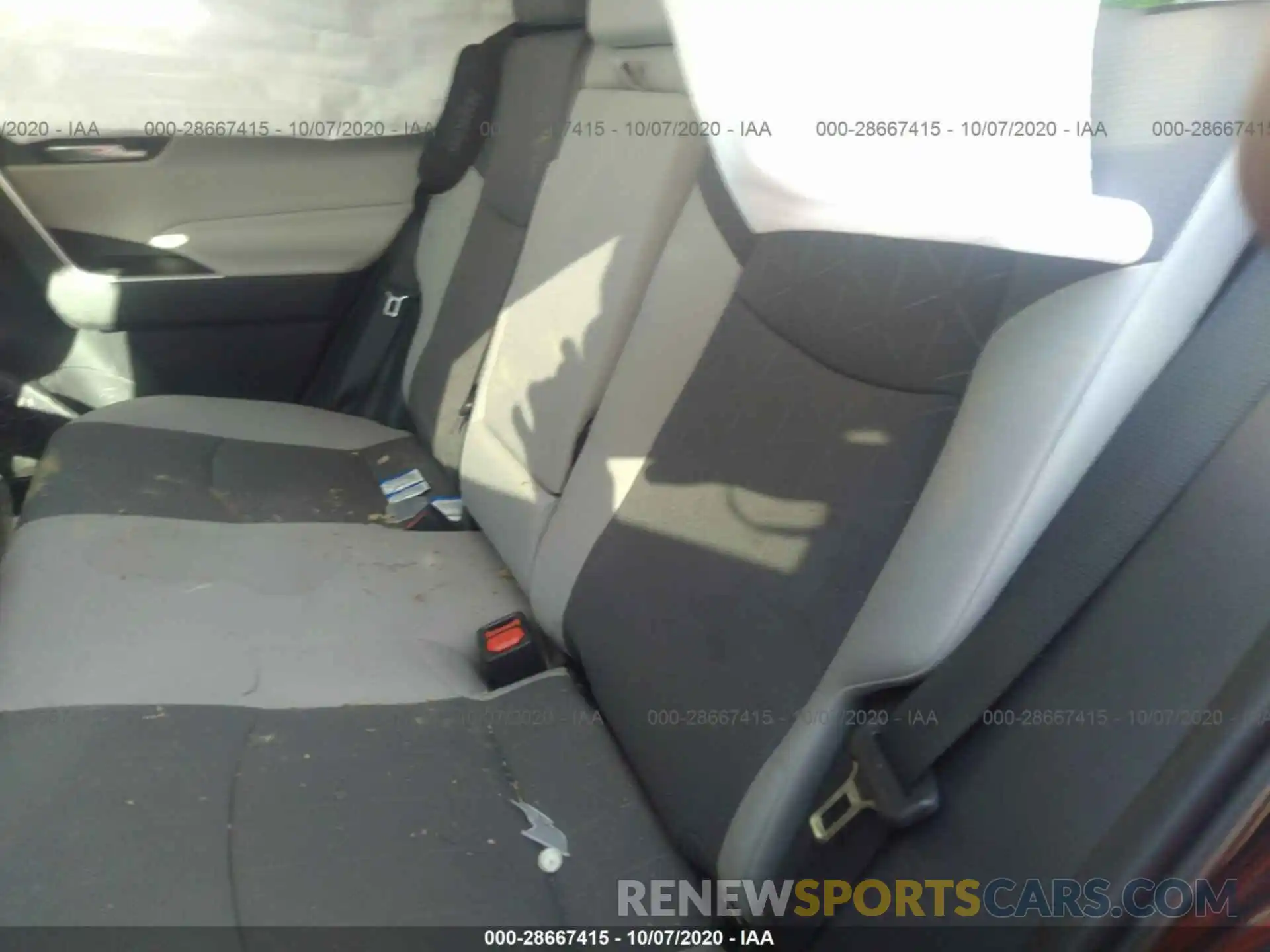 8 Photograph of a damaged car 2T3W1RFV6KW015728 TOYOTA RAV4 2019