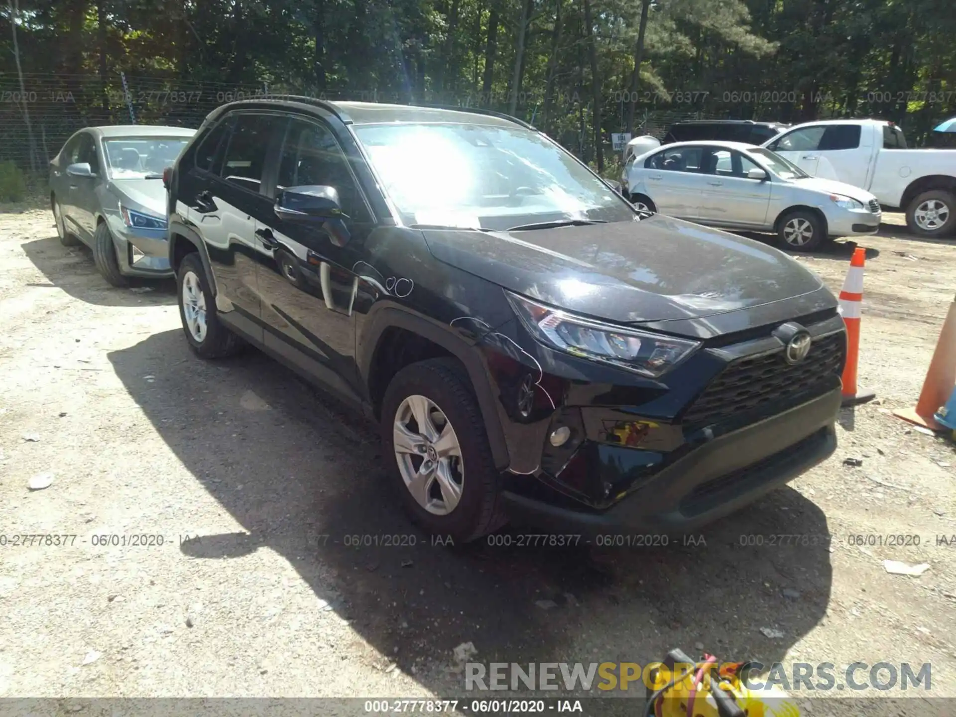 1 Photograph of a damaged car 2T3W1RFV6KW018998 TOYOTA RAV4 2019