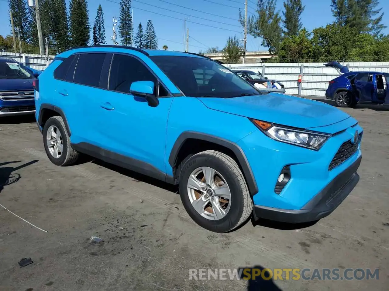 4 Photograph of a damaged car 2T3W1RFV6KW025157 TOYOTA RAV4 2019