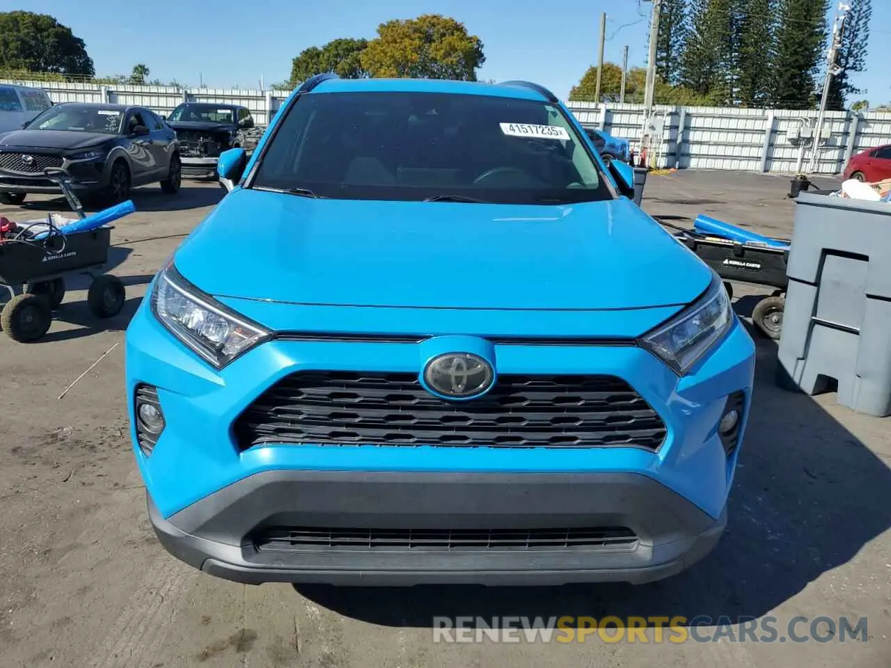 5 Photograph of a damaged car 2T3W1RFV6KW025157 TOYOTA RAV4 2019