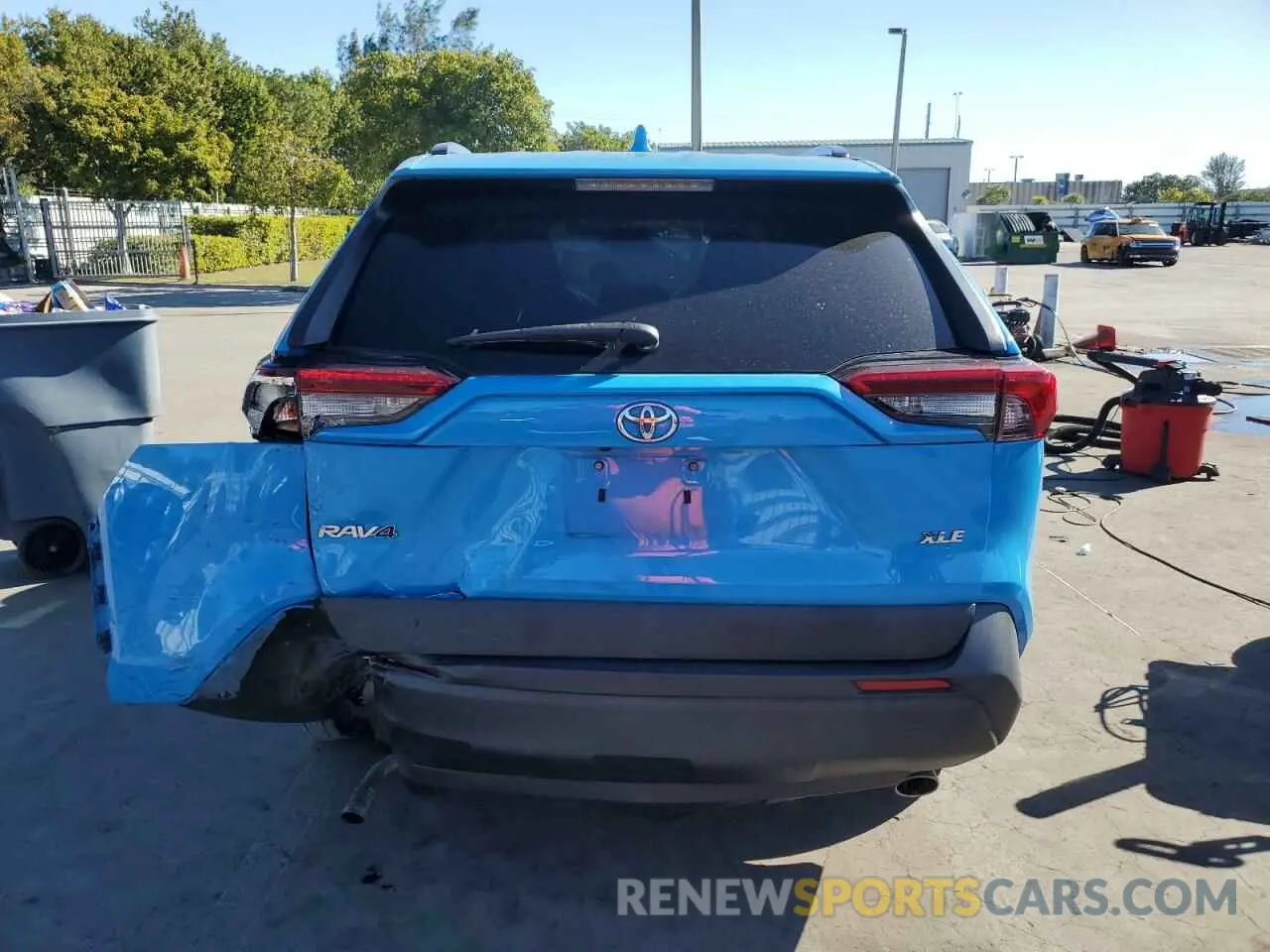 6 Photograph of a damaged car 2T3W1RFV6KW025157 TOYOTA RAV4 2019