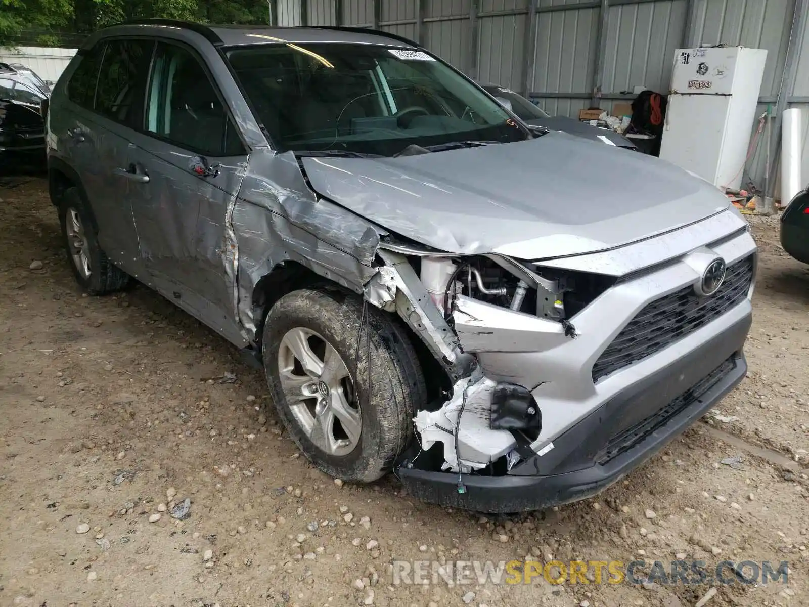 1 Photograph of a damaged car 2T3W1RFV6KW025966 TOYOTA RAV4 2019