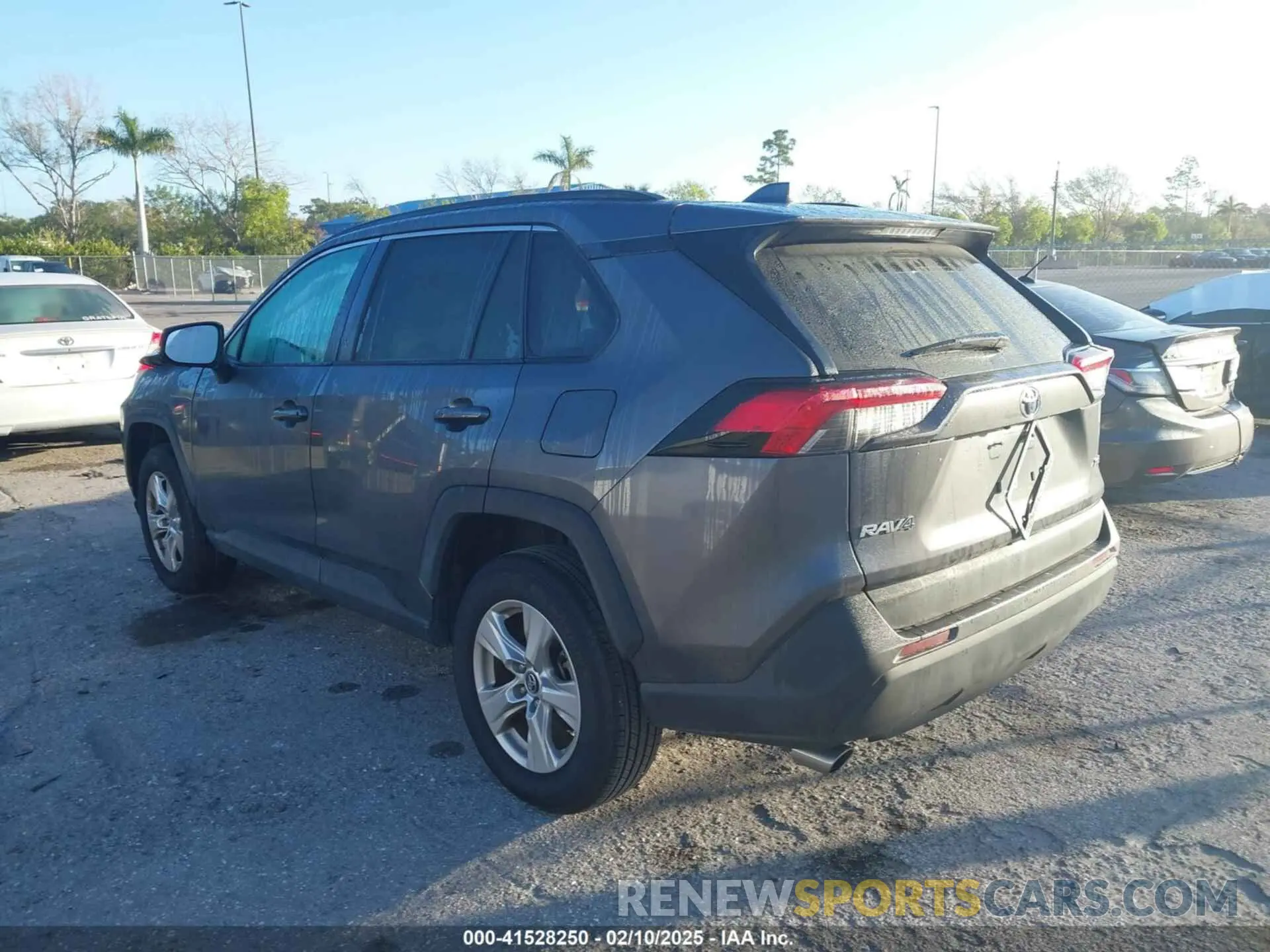 12 Photograph of a damaged car 2T3W1RFV6KW029242 TOYOTA RAV4 2019