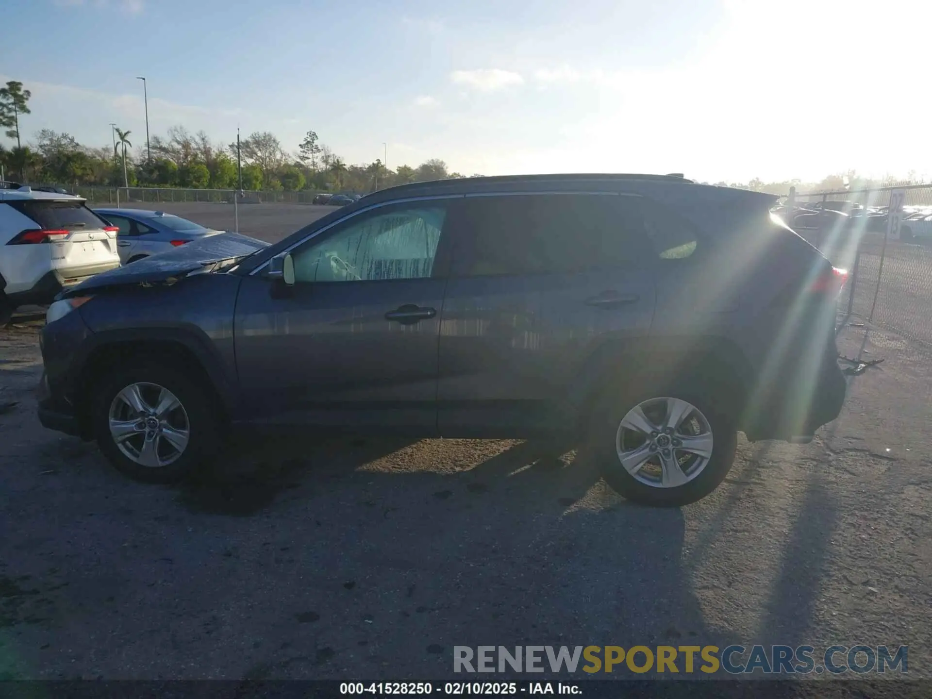 15 Photograph of a damaged car 2T3W1RFV6KW029242 TOYOTA RAV4 2019