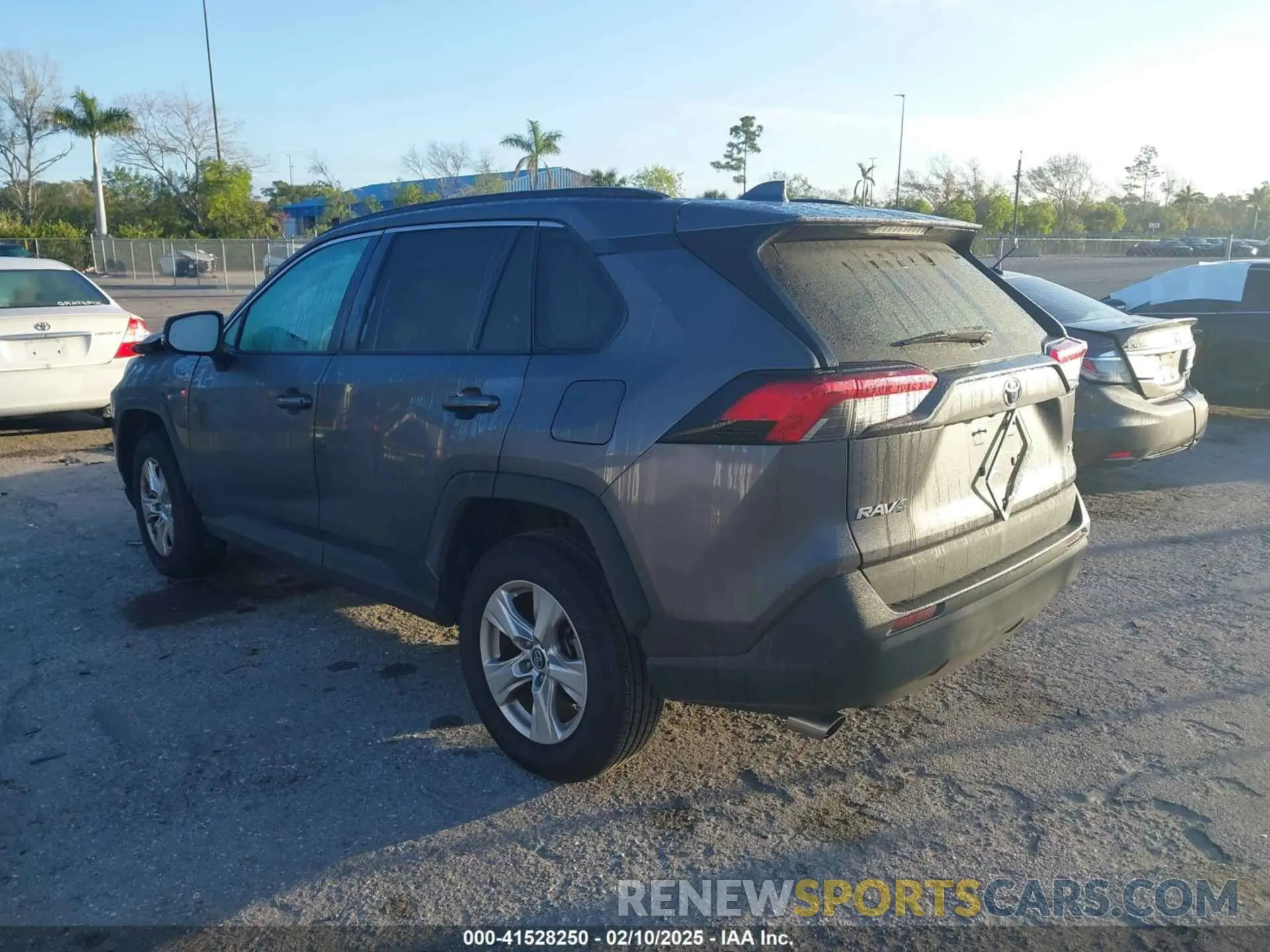 3 Photograph of a damaged car 2T3W1RFV6KW029242 TOYOTA RAV4 2019