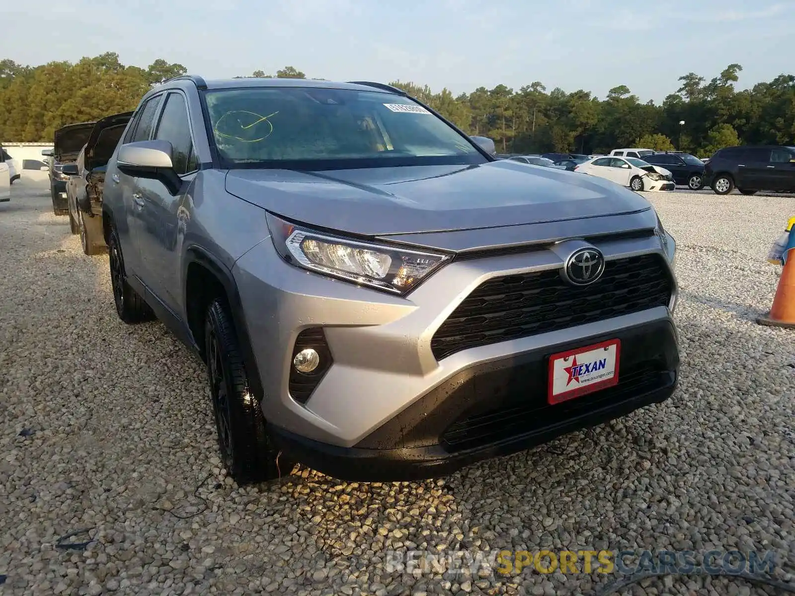 1 Photograph of a damaged car 2T3W1RFV7KC009650 TOYOTA RAV4 2019