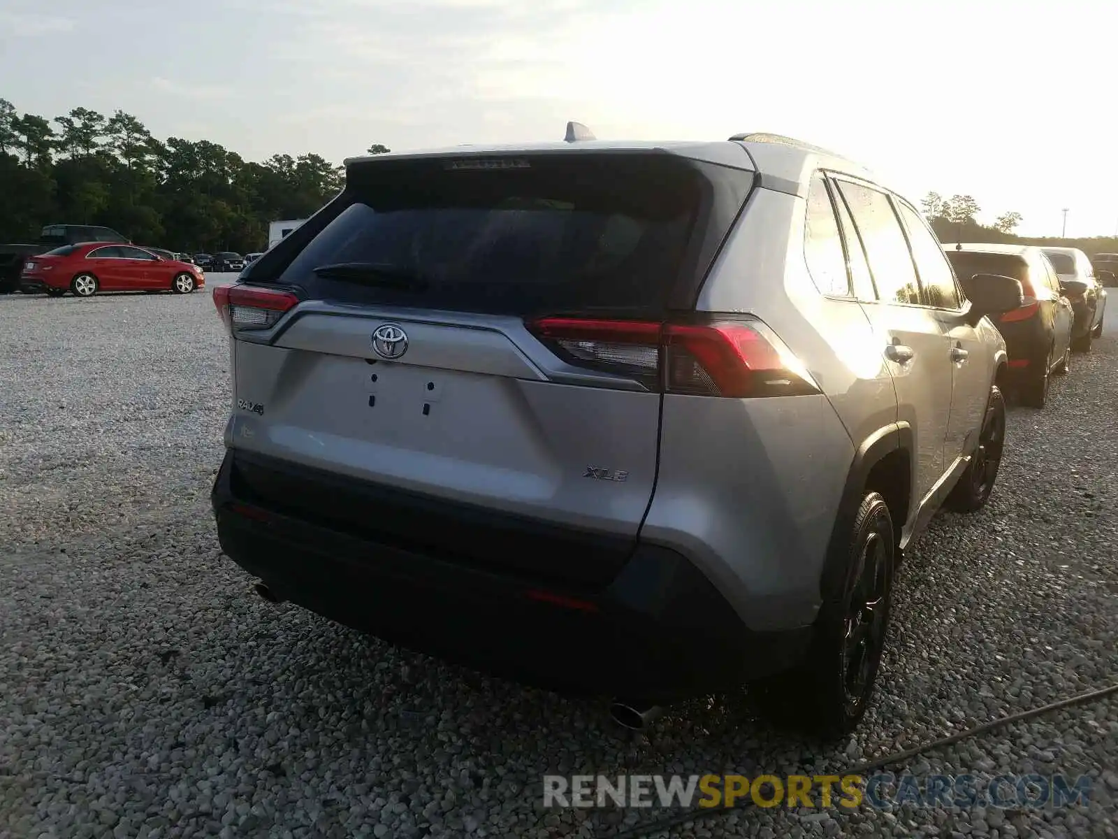 4 Photograph of a damaged car 2T3W1RFV7KC009650 TOYOTA RAV4 2019