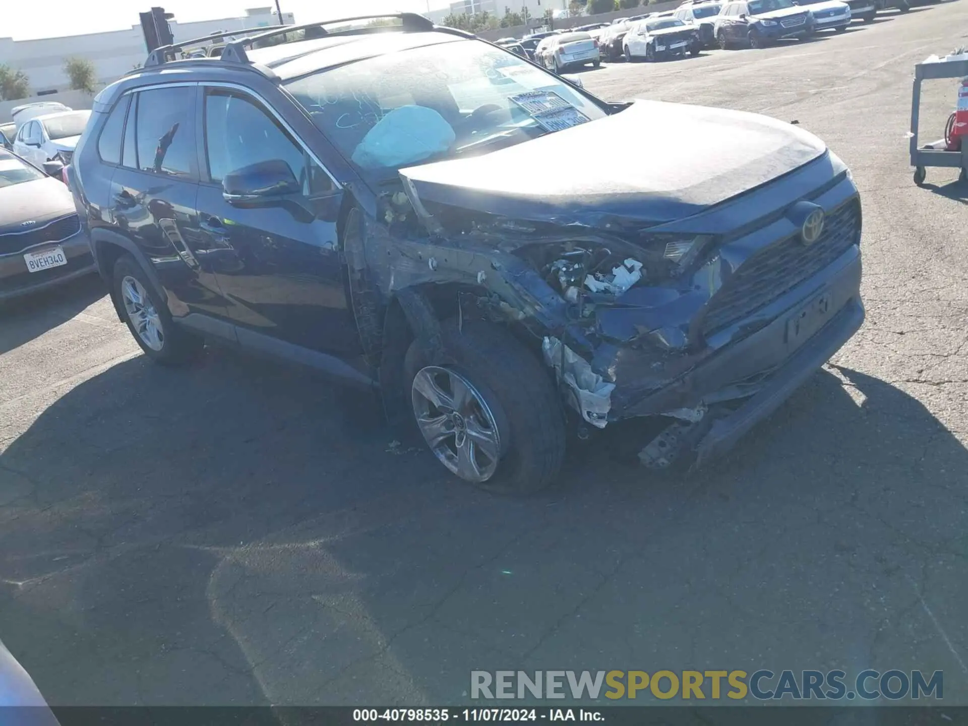 1 Photograph of a damaged car 2T3W1RFV7KC017389 TOYOTA RAV4 2019