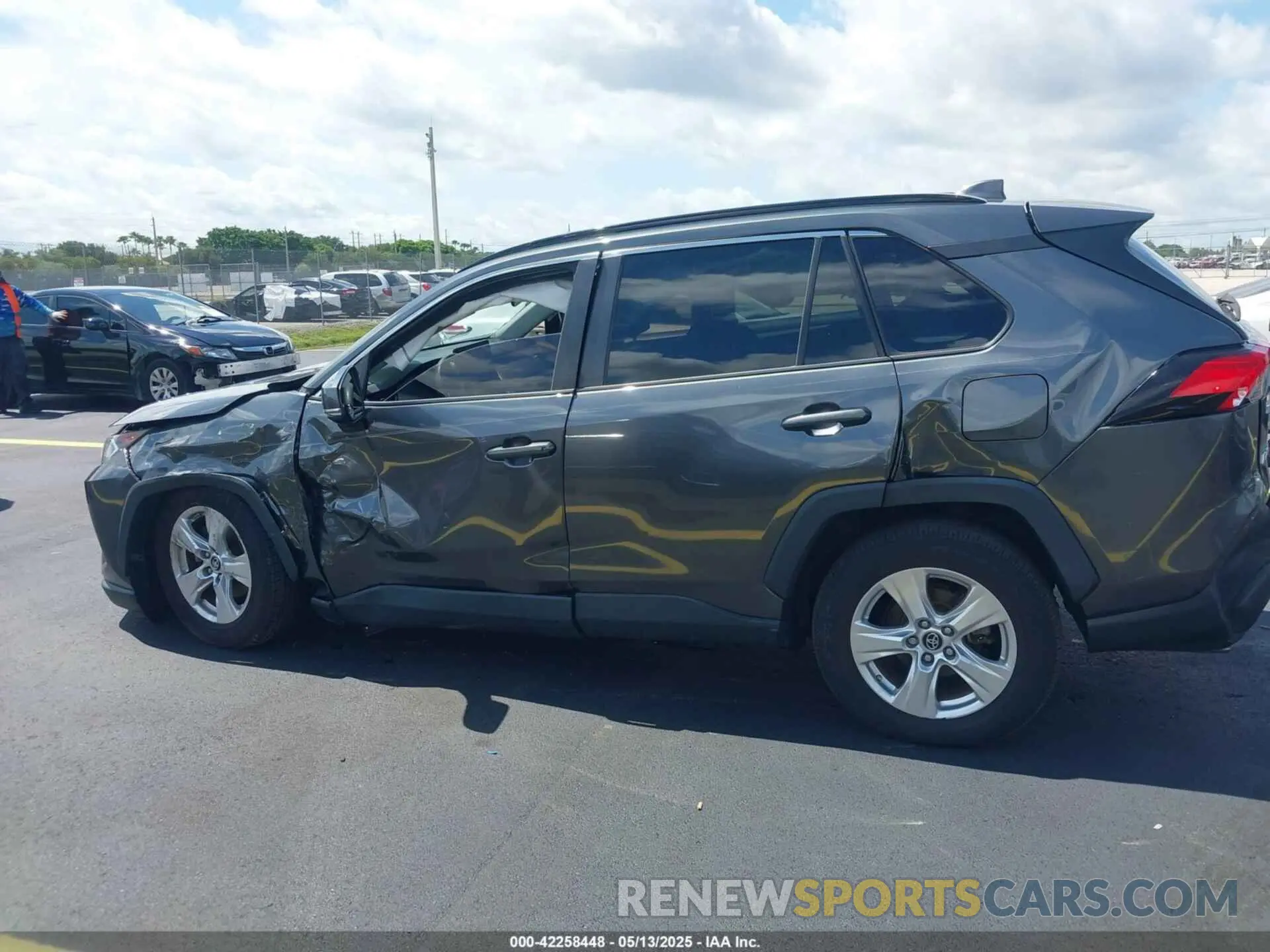 14 Photograph of a damaged car 2T3W1RFV7KC023595 TOYOTA RAV4 2019