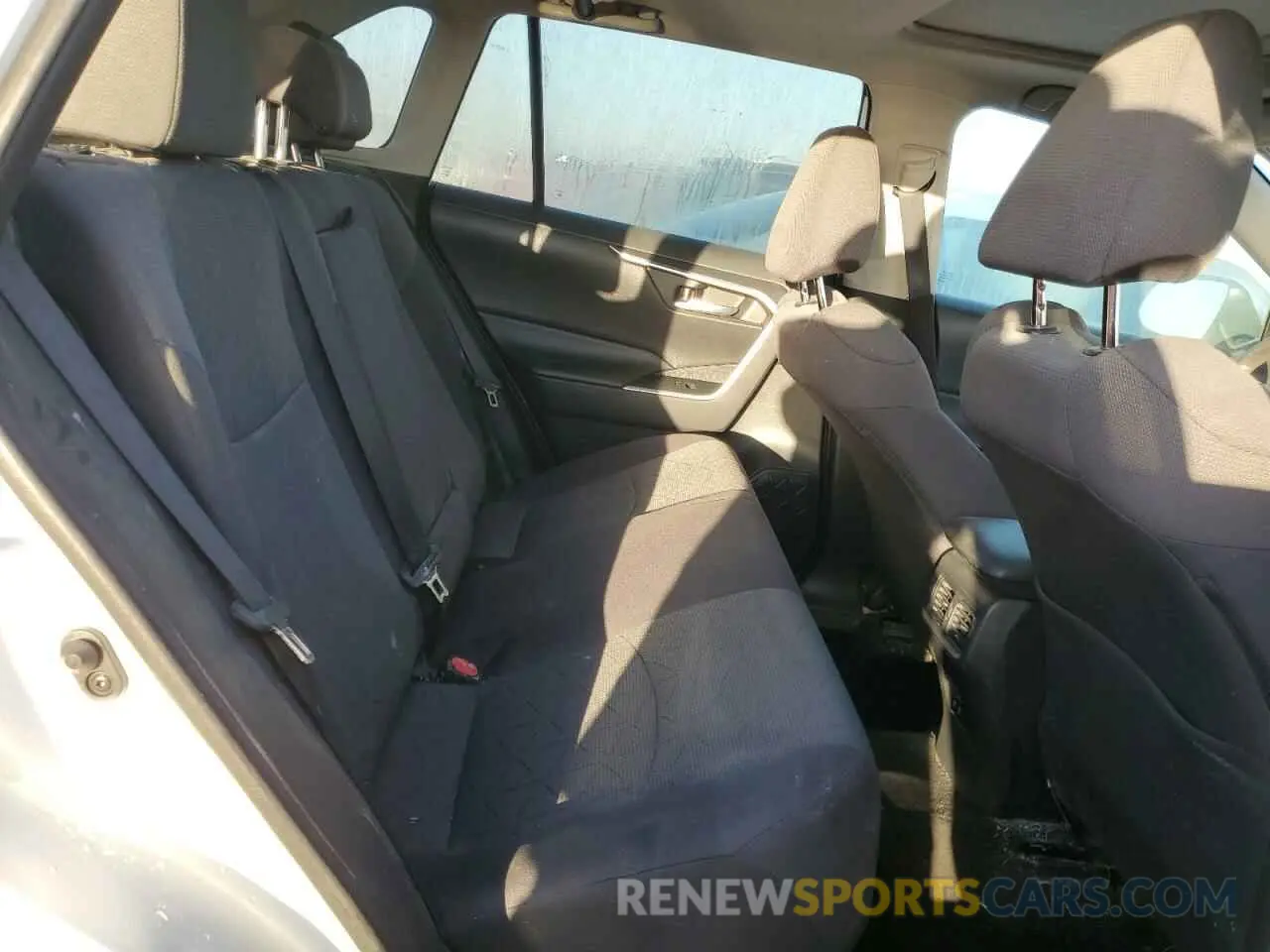 11 Photograph of a damaged car 2T3W1RFV7KC024309 TOYOTA RAV4 2019