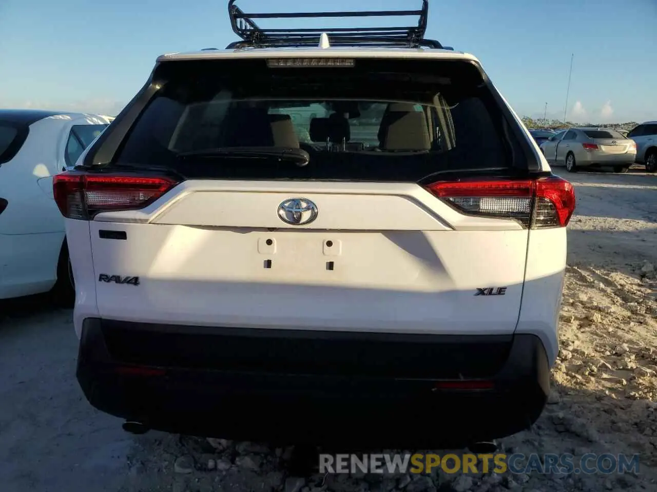 6 Photograph of a damaged car 2T3W1RFV7KC024309 TOYOTA RAV4 2019