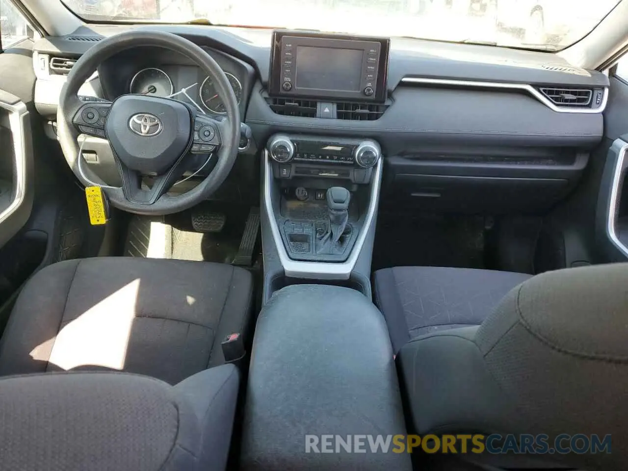 8 Photograph of a damaged car 2T3W1RFV7KC024309 TOYOTA RAV4 2019