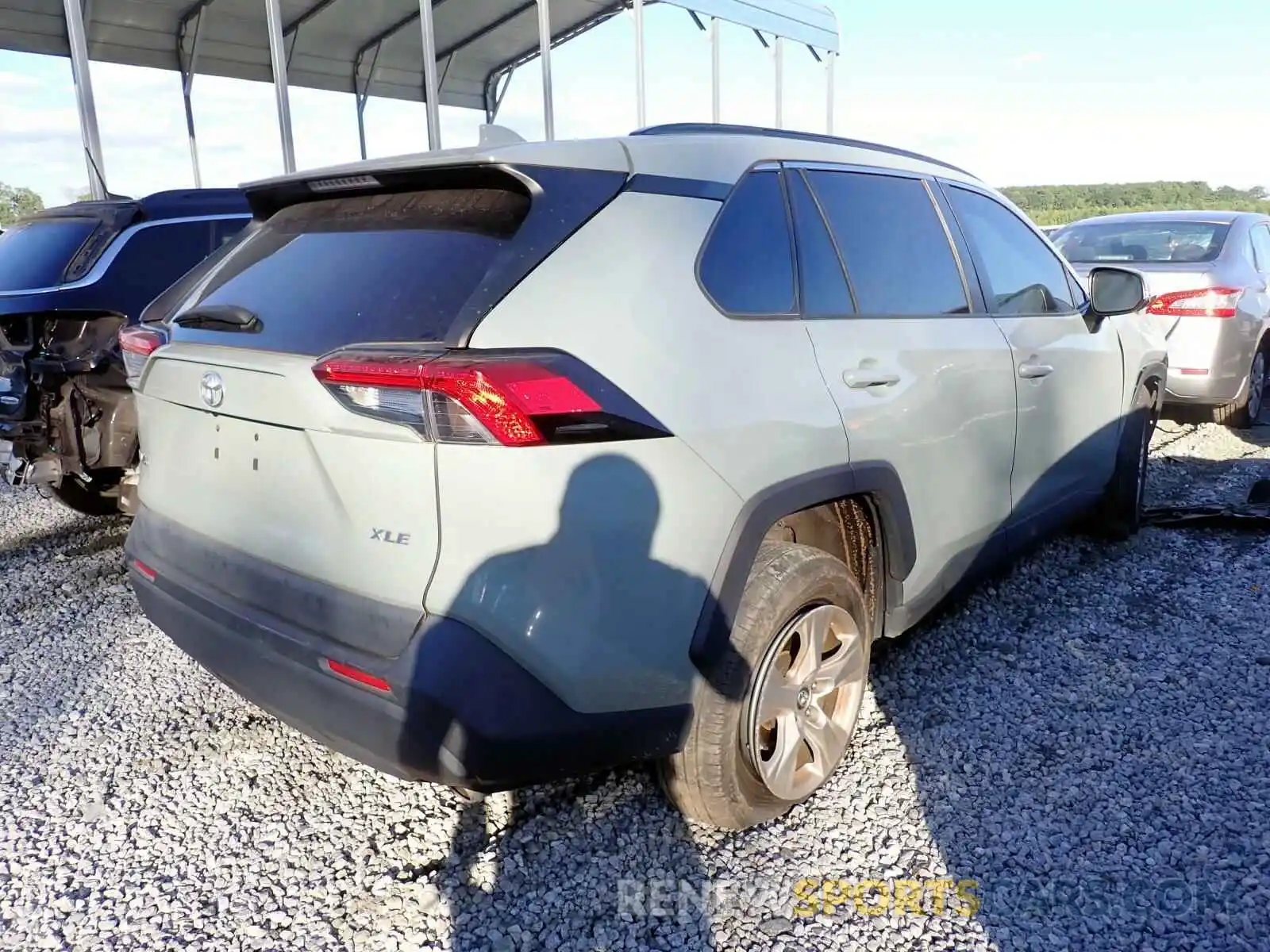 4 Photograph of a damaged car 2T3W1RFV7KC026027 TOYOTA RAV4 2019