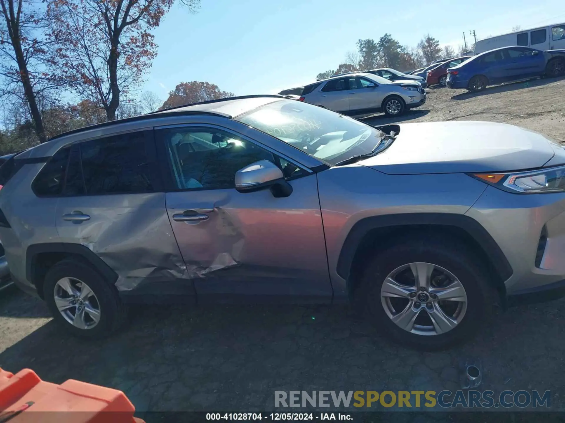 14 Photograph of a damaged car 2T3W1RFV7KW002373 TOYOTA RAV4 2019