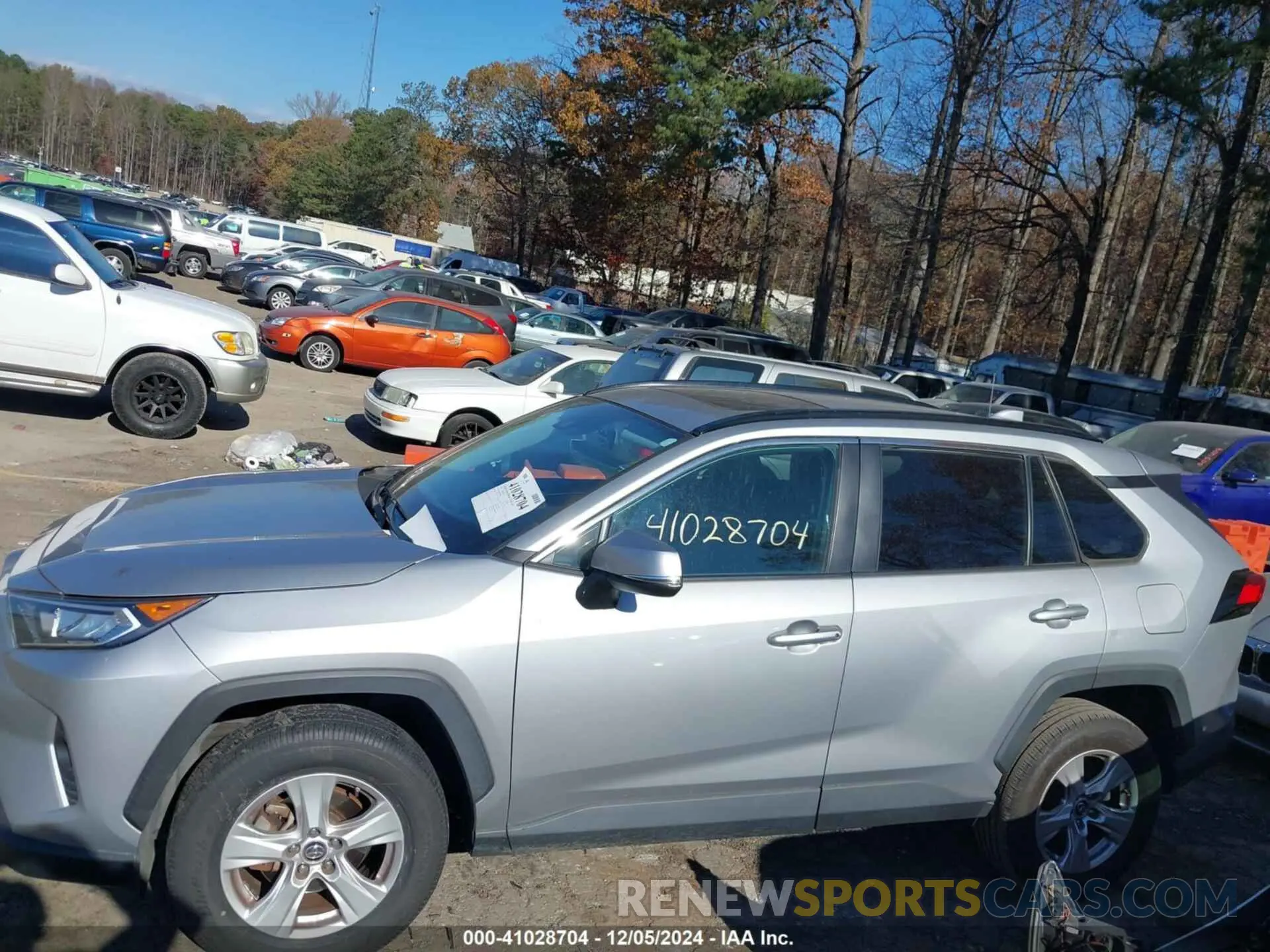 15 Photograph of a damaged car 2T3W1RFV7KW002373 TOYOTA RAV4 2019