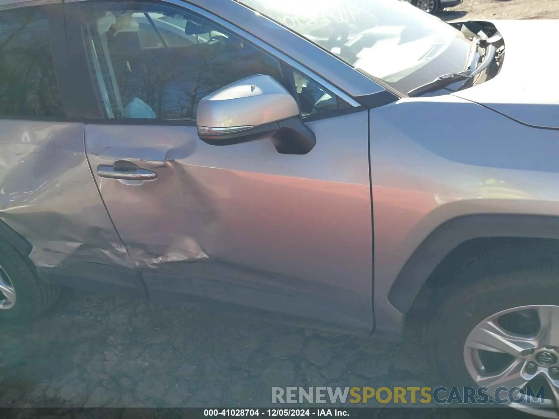 6 Photograph of a damaged car 2T3W1RFV7KW002373 TOYOTA RAV4 2019