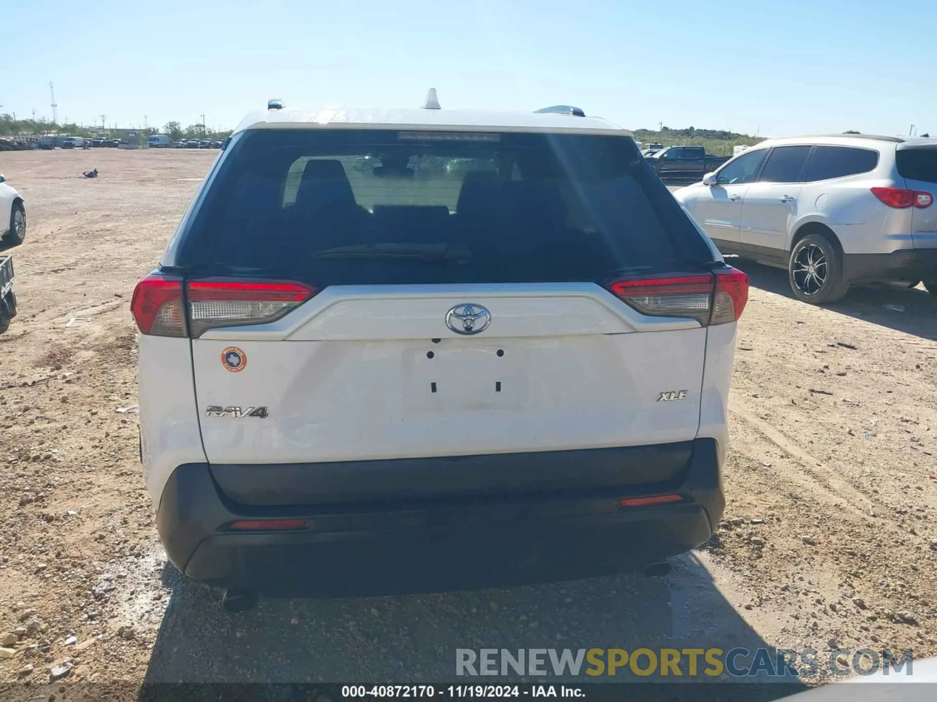 16 Photograph of a damaged car 2T3W1RFV7KW005273 TOYOTA RAV4 2019