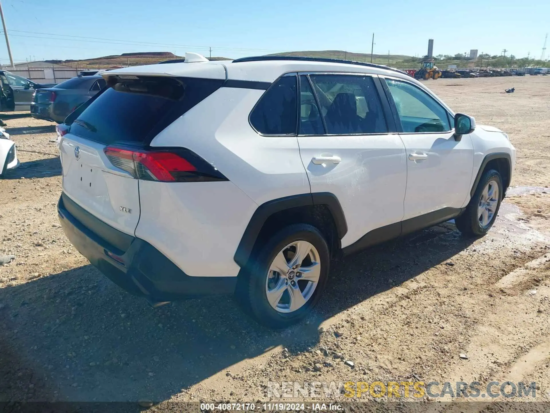 4 Photograph of a damaged car 2T3W1RFV7KW005273 TOYOTA RAV4 2019