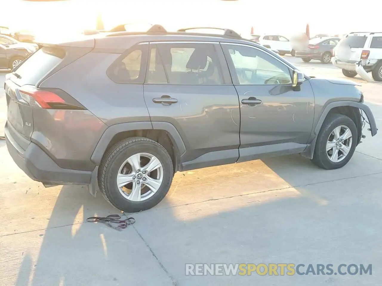 3 Photograph of a damaged car 2T3W1RFV7KW006343 TOYOTA RAV4 2019