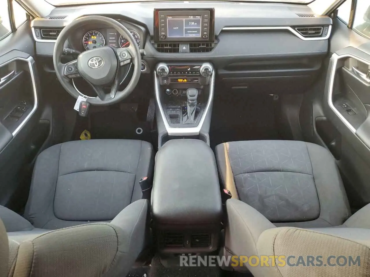 8 Photograph of a damaged car 2T3W1RFV7KW006343 TOYOTA RAV4 2019