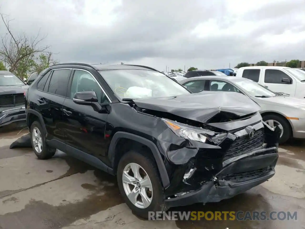 1 Photograph of a damaged car 2T3W1RFV7KW012286 TOYOTA RAV4 2019