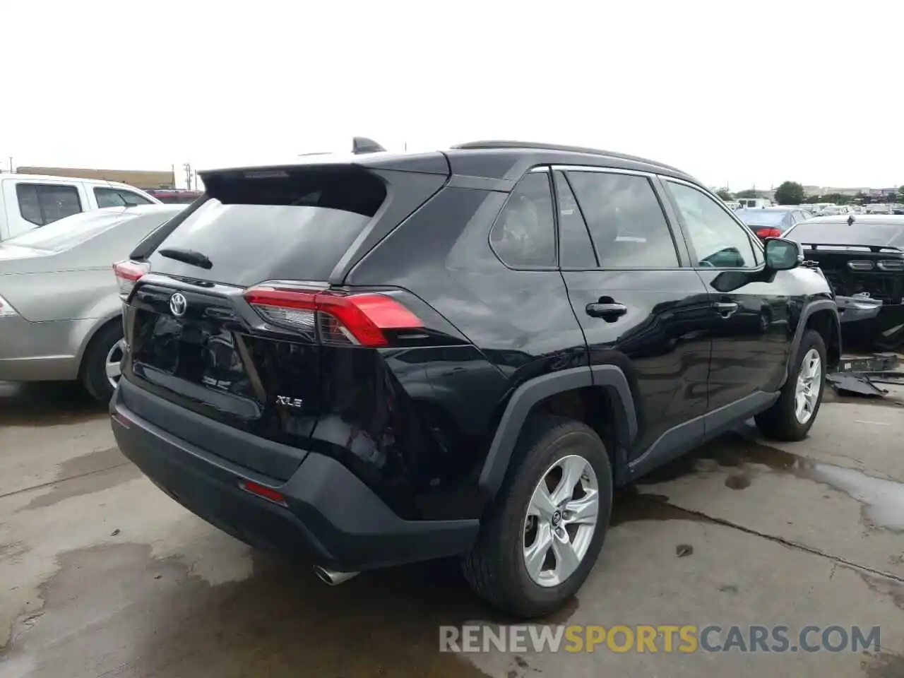 4 Photograph of a damaged car 2T3W1RFV7KW012286 TOYOTA RAV4 2019