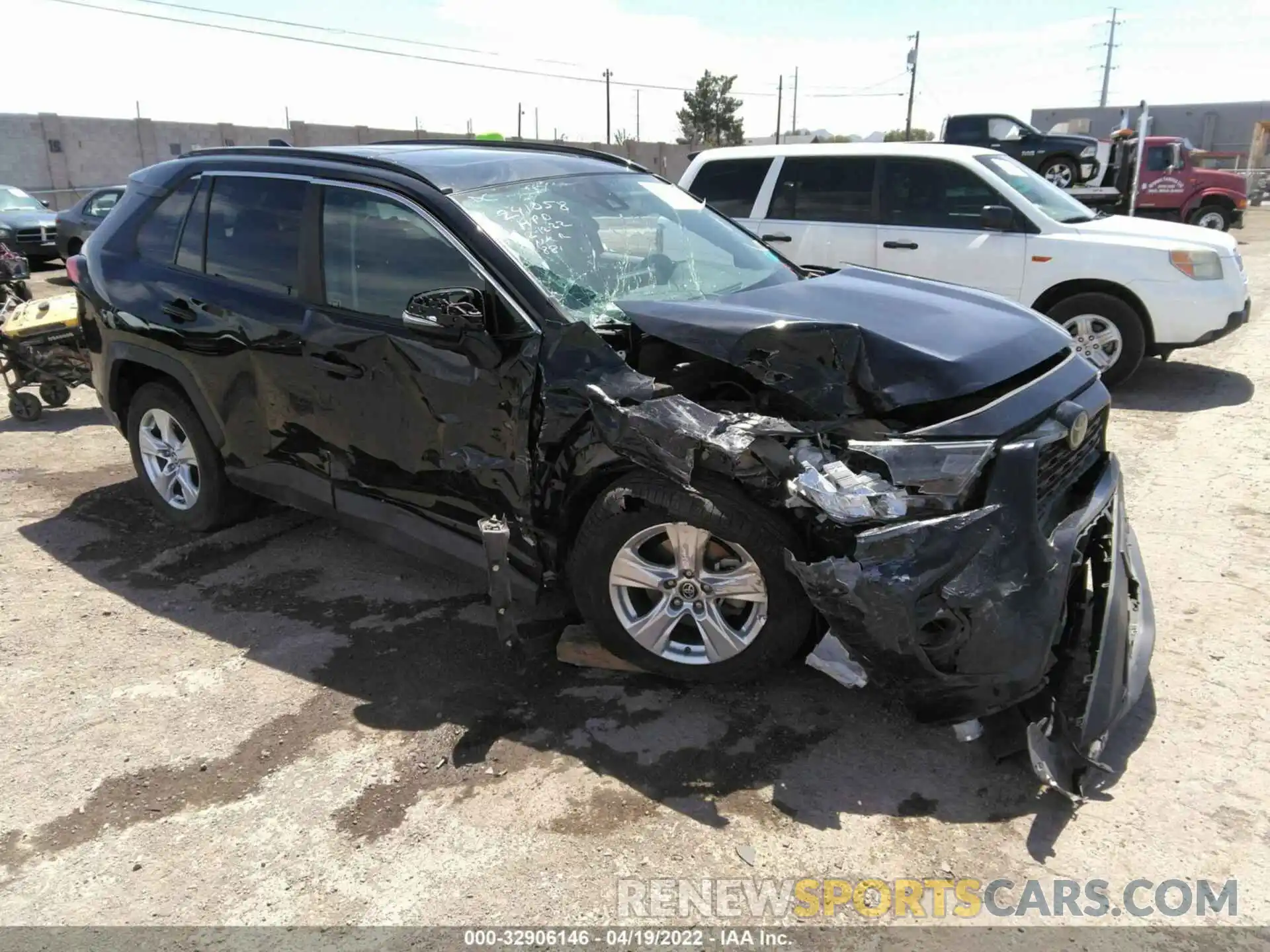 1 Photograph of a damaged car 2T3W1RFV7KW017312 TOYOTA RAV4 2019