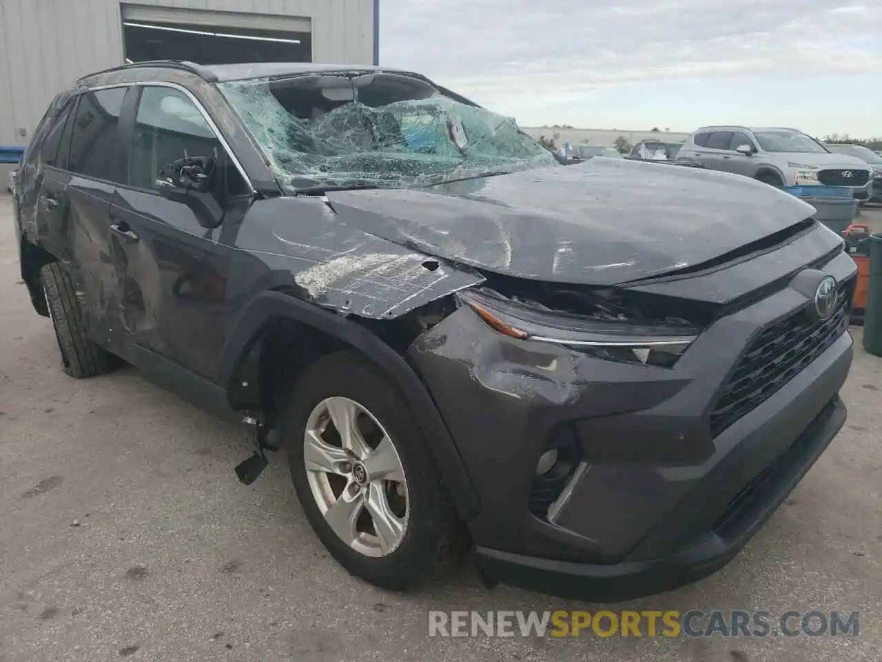 4 Photograph of a damaged car 2T3W1RFV7KW022459 TOYOTA RAV4 2019