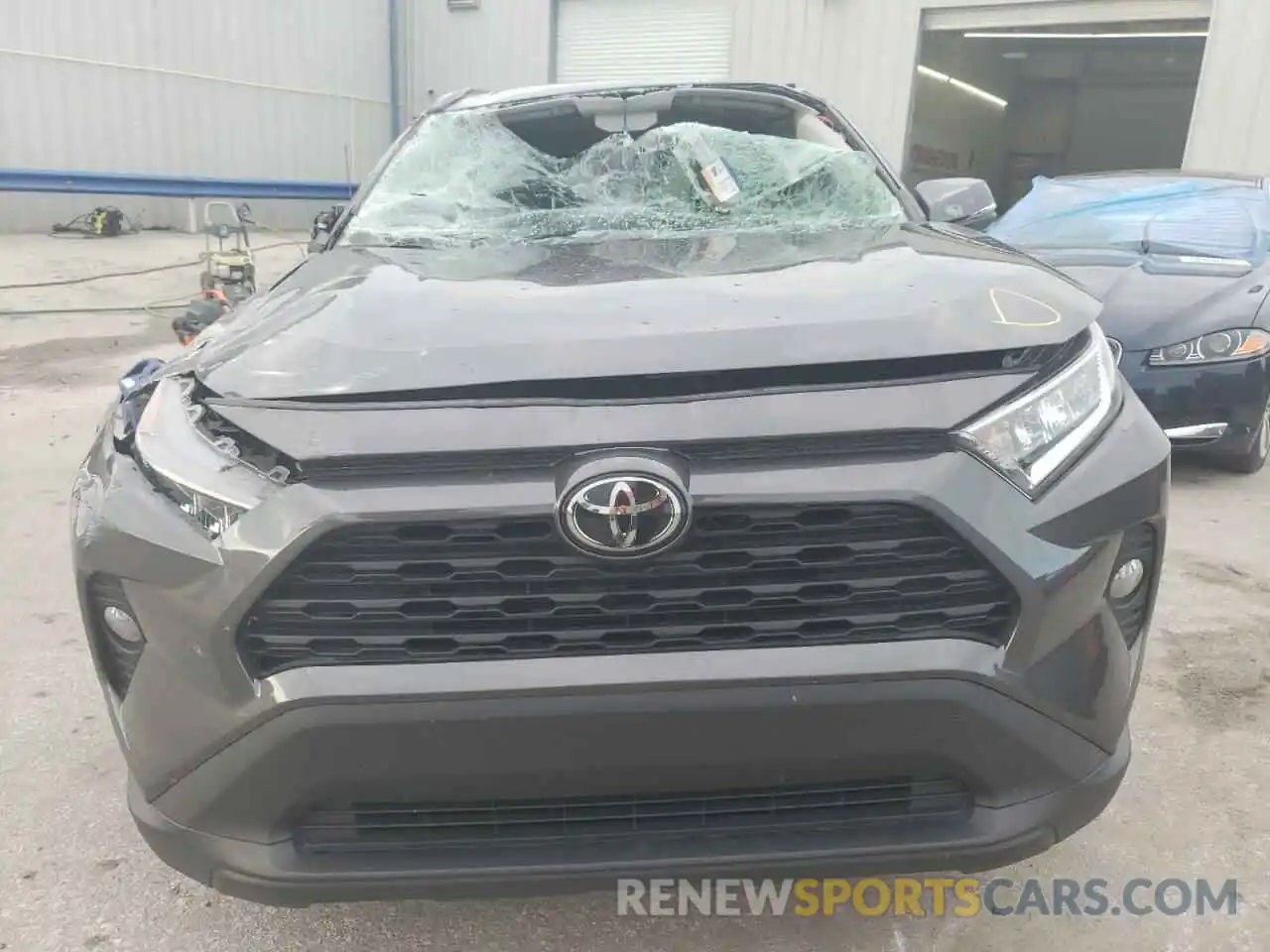 5 Photograph of a damaged car 2T3W1RFV7KW022459 TOYOTA RAV4 2019